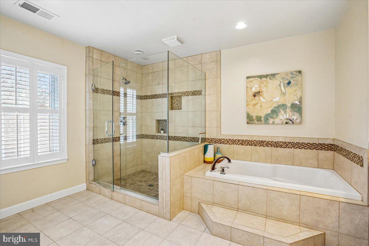 ESWORTHY PARK - Residential