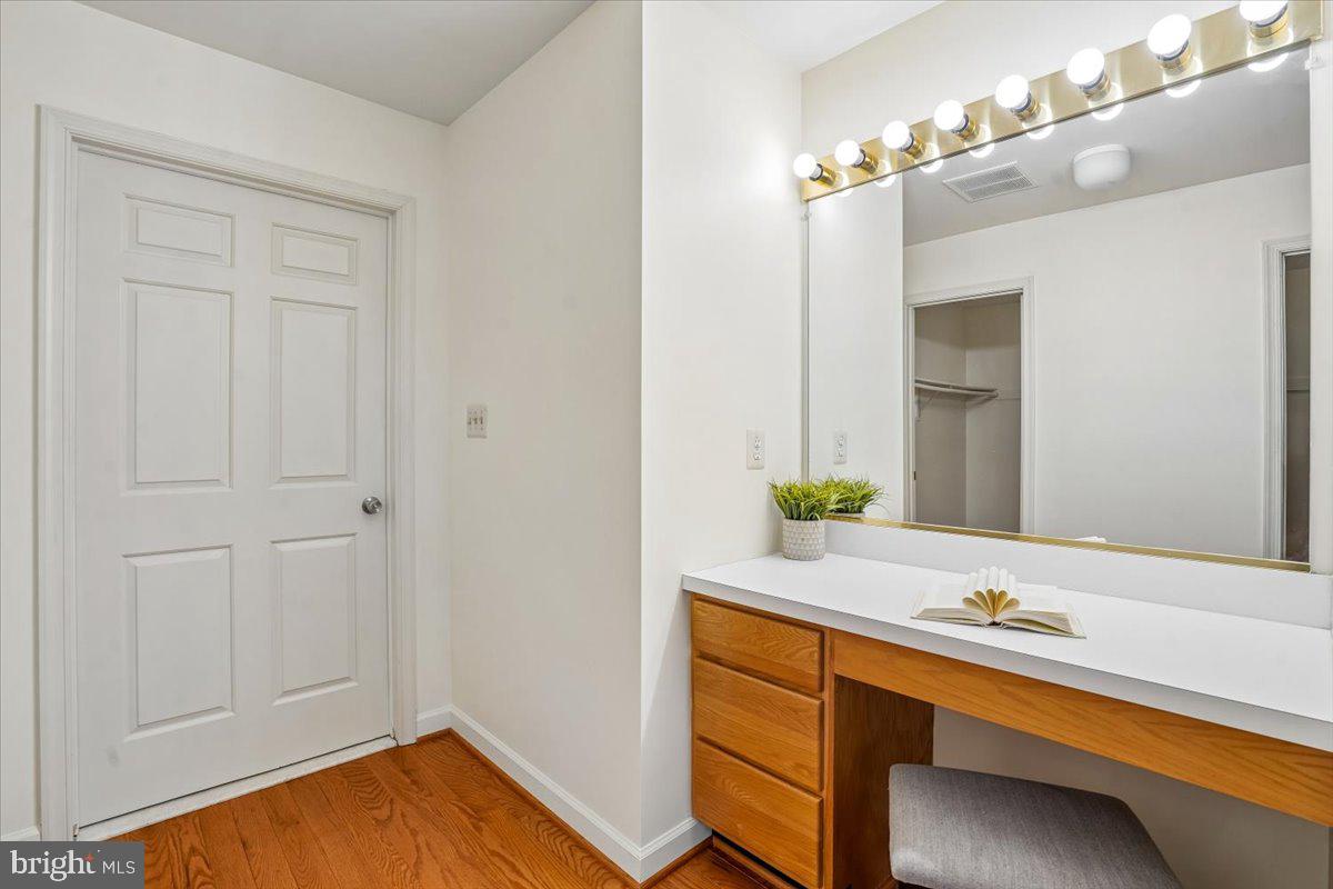 ESWORTHY PARK - Residential