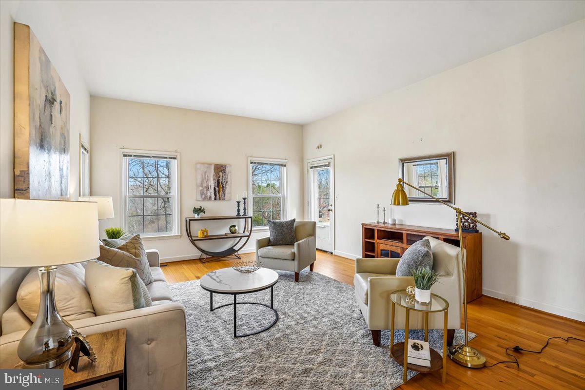 ESWORTHY PARK - Residential