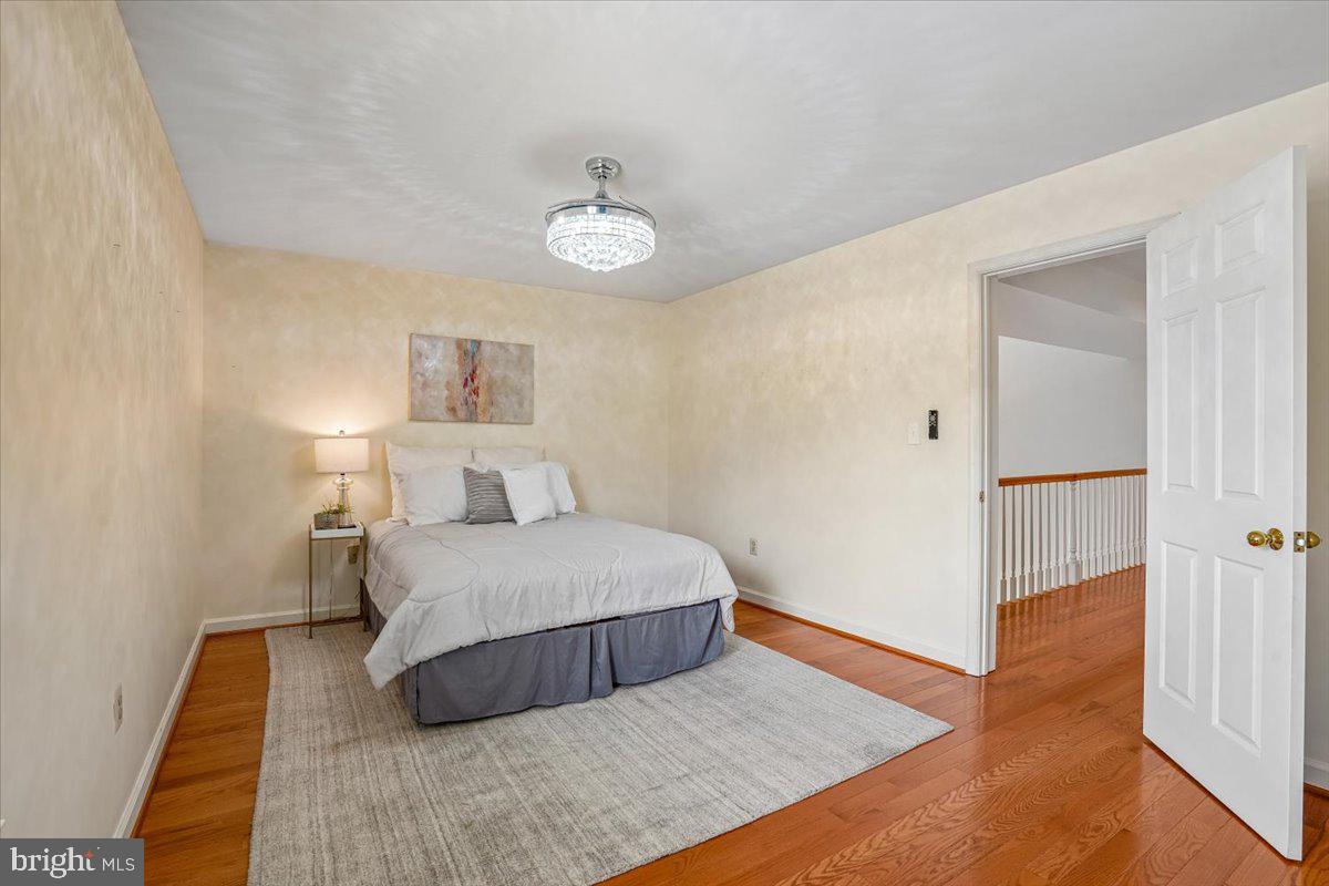 ESWORTHY PARK - Residential