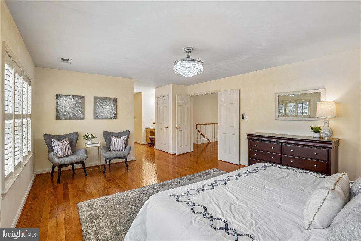 ESWORTHY PARK - Residential