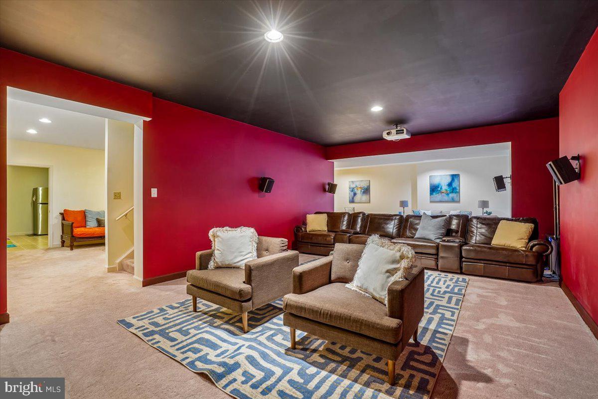 ESWORTHY PARK - Residential