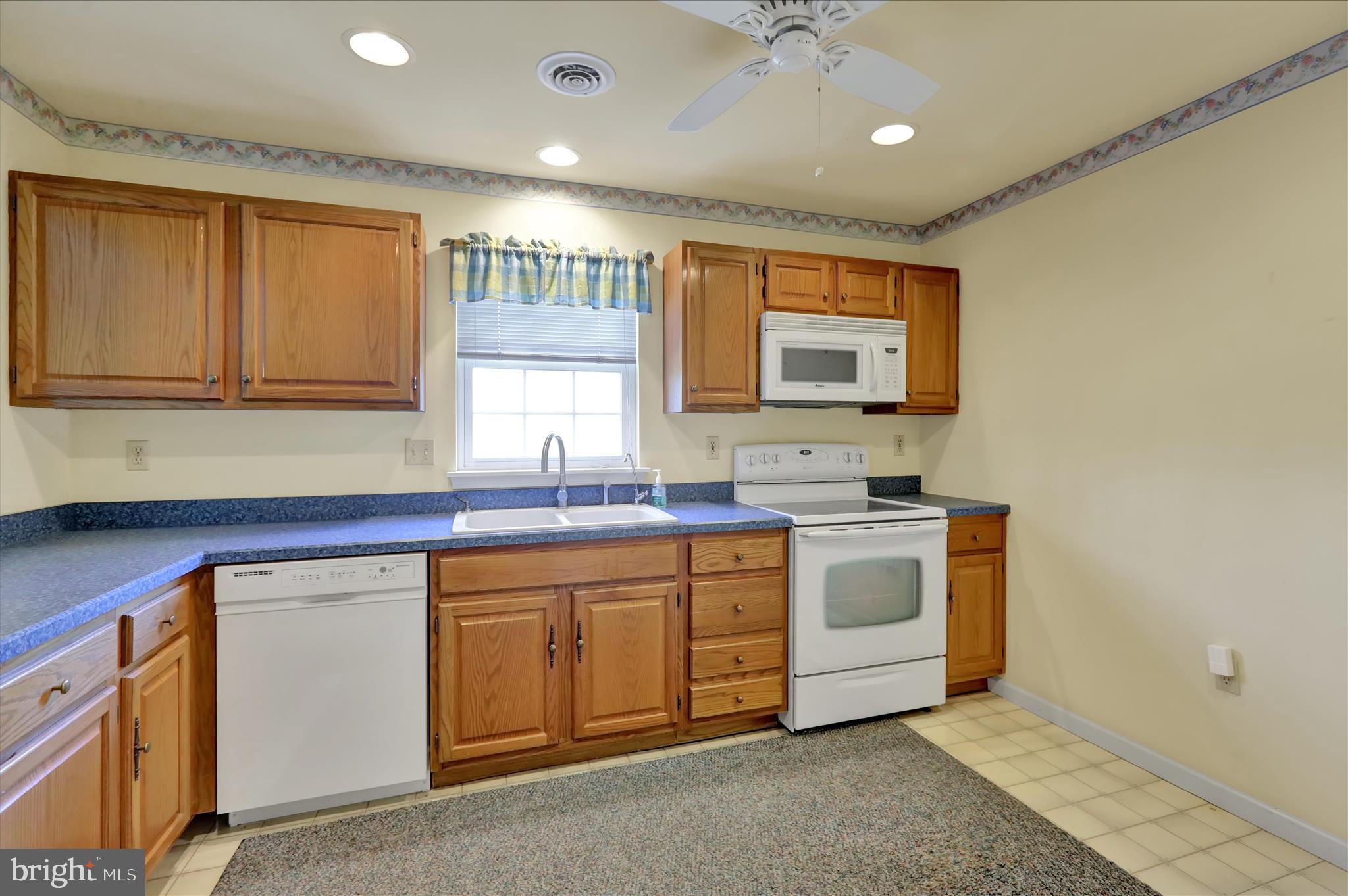 STONE HILL FARMS - Residential