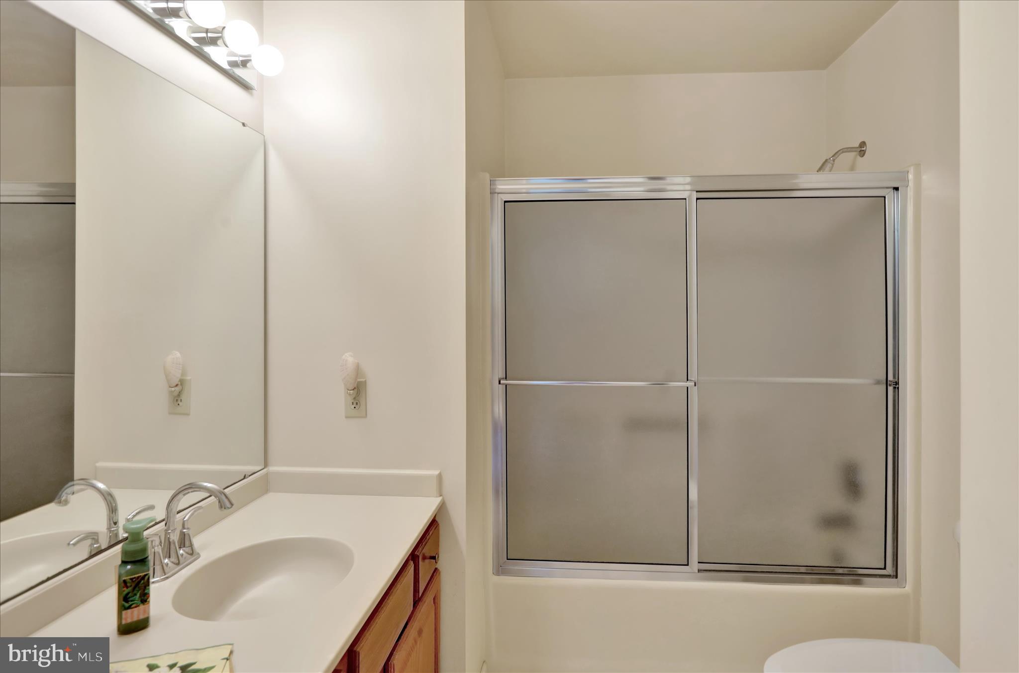 STONE HILL FARMS - Residential