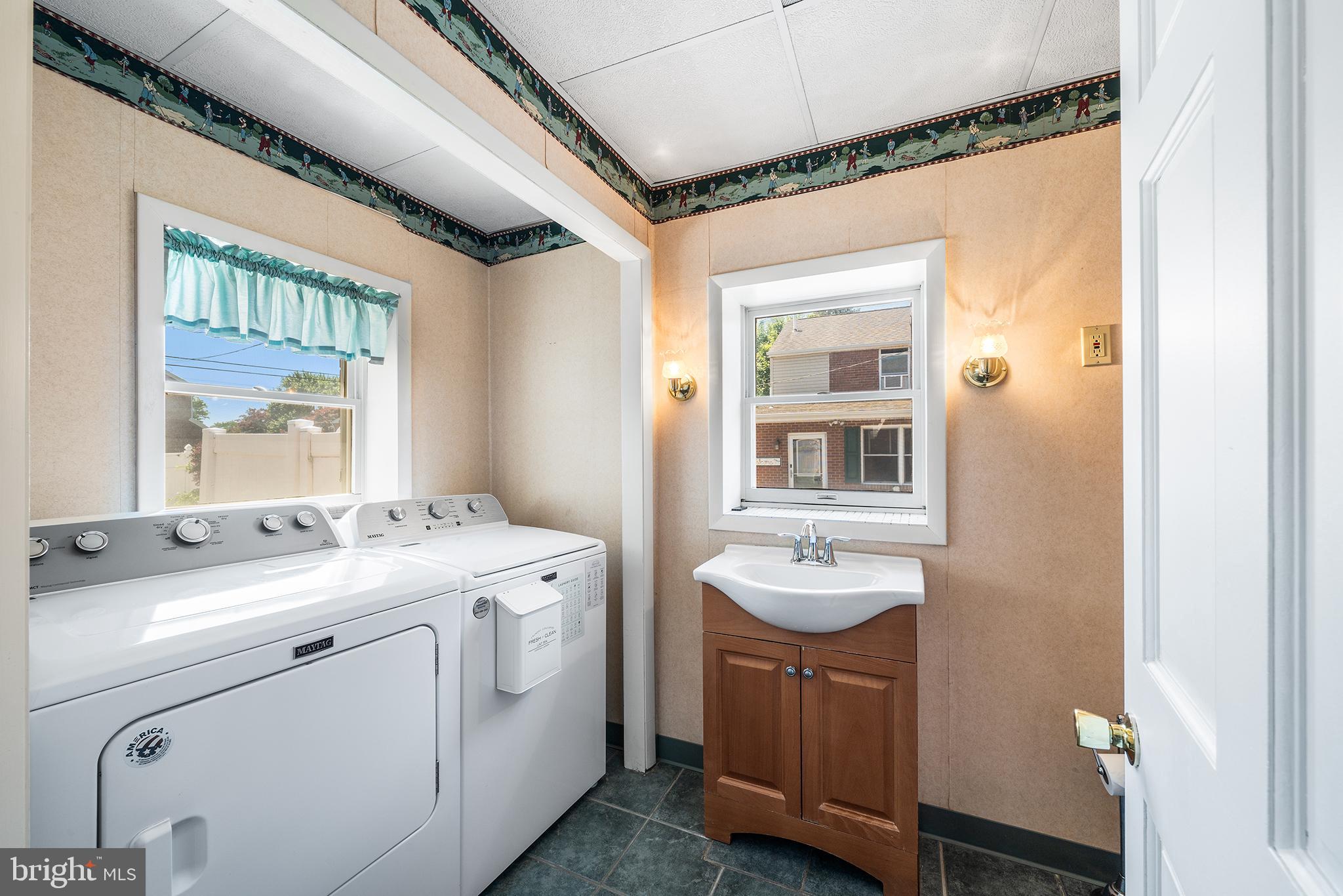 STONEY CREEK - Residential