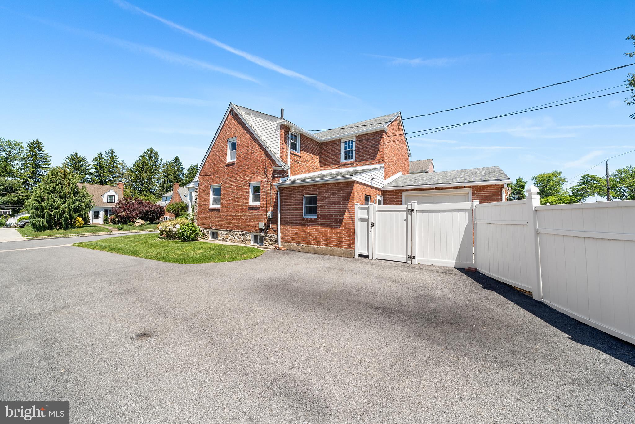 STONEY CREEK - Residential