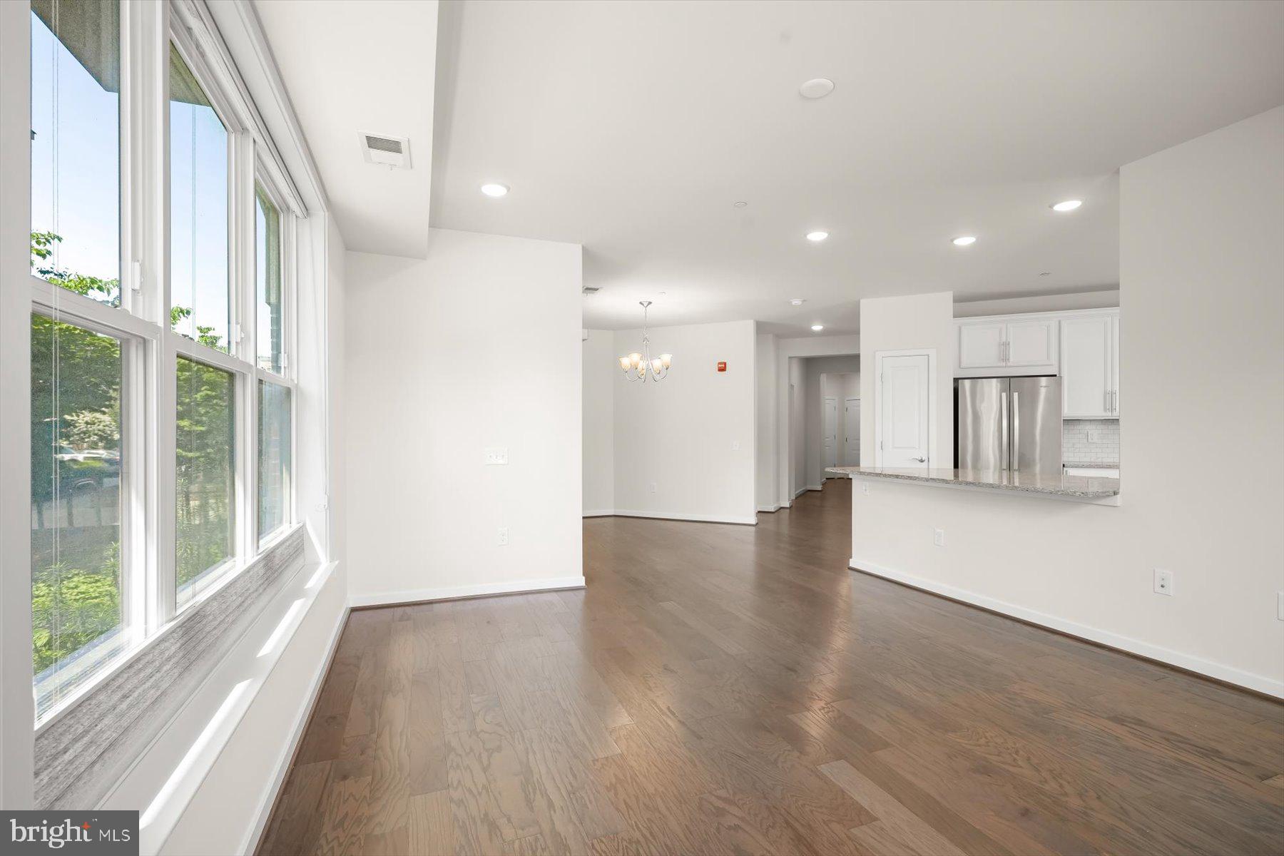 3985 NORTON PLACE 101