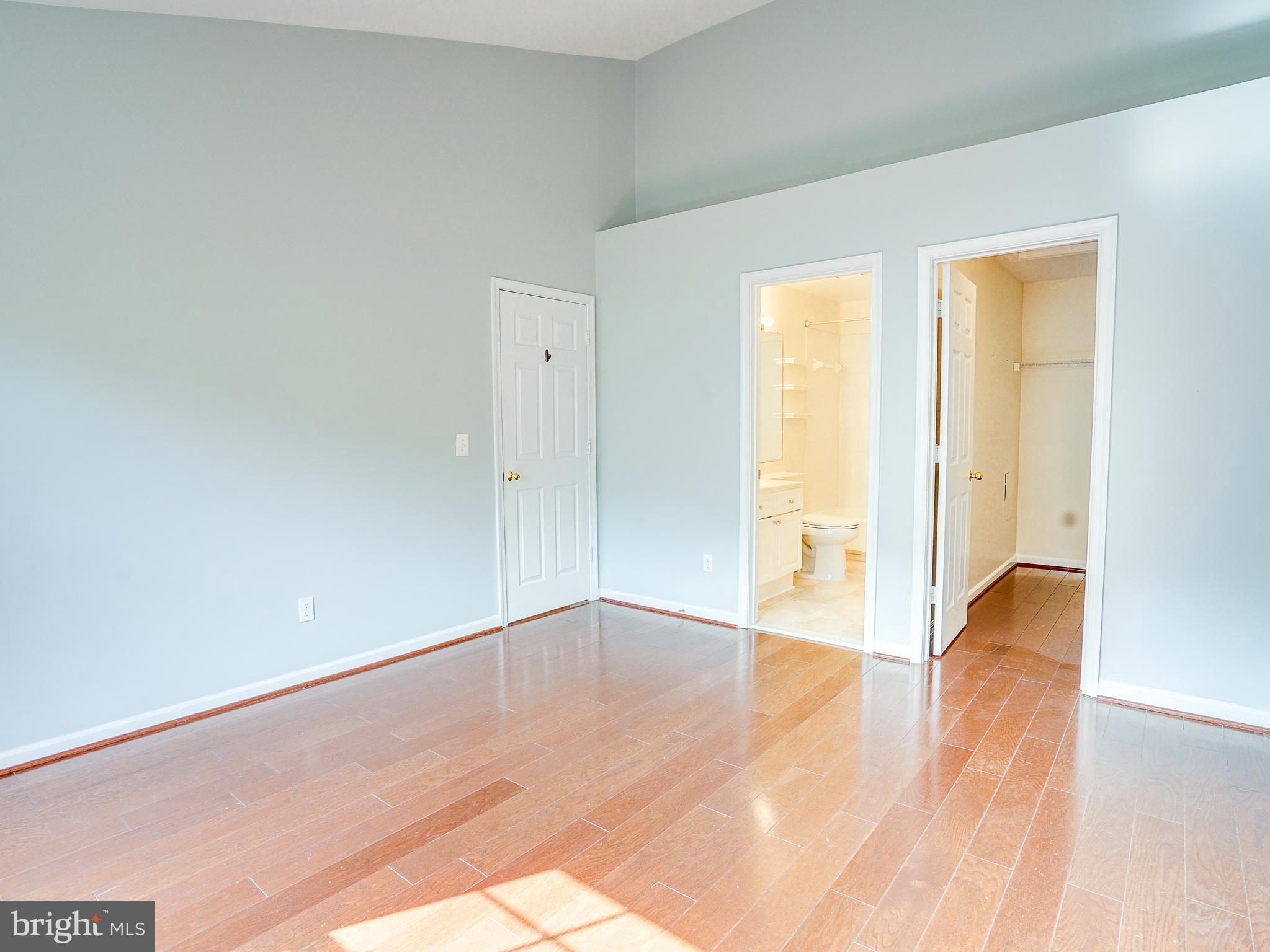 CHELSEA COURTS - Residential Lease