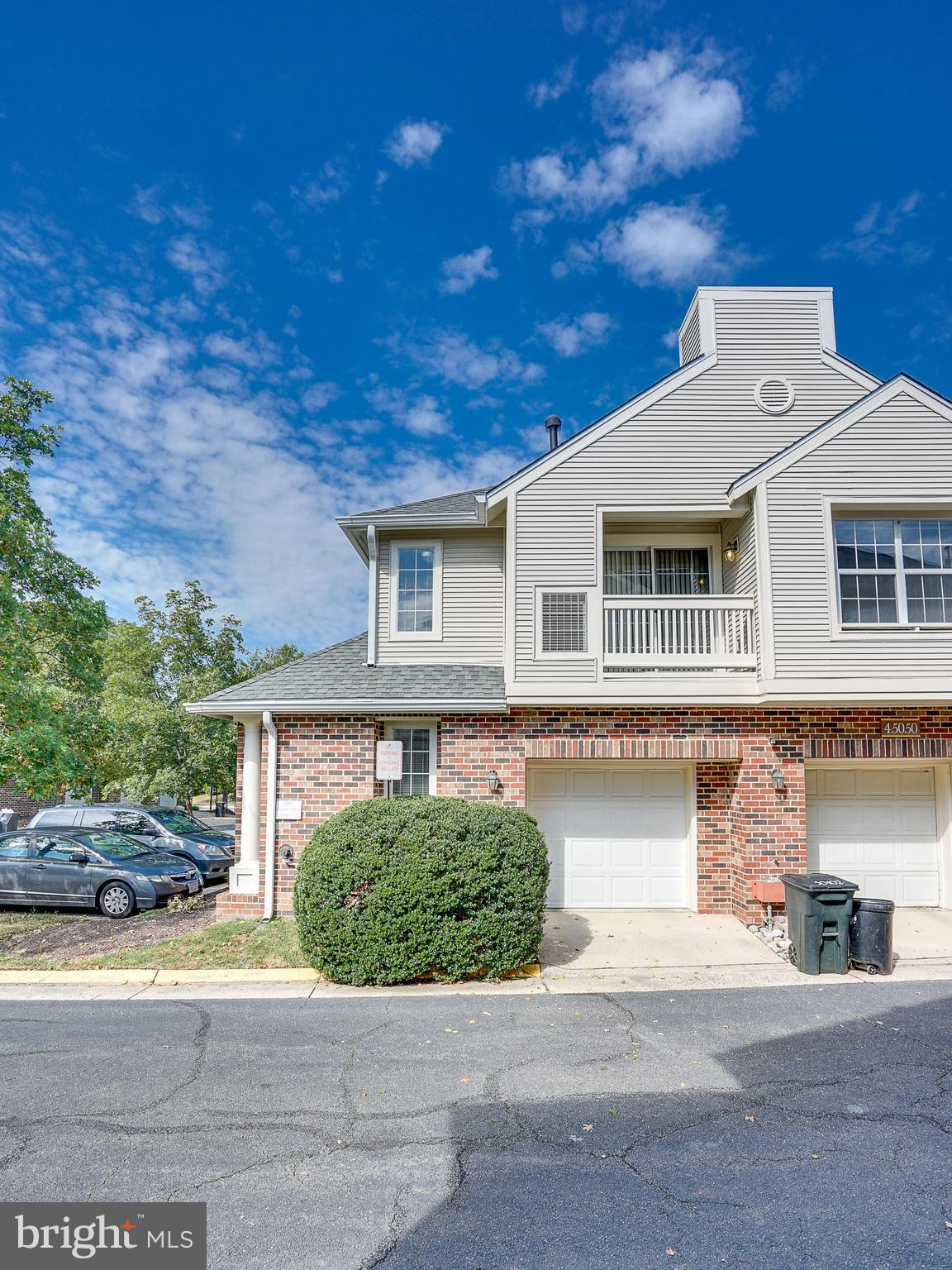 CHELSEA COURTS - Residential Lease