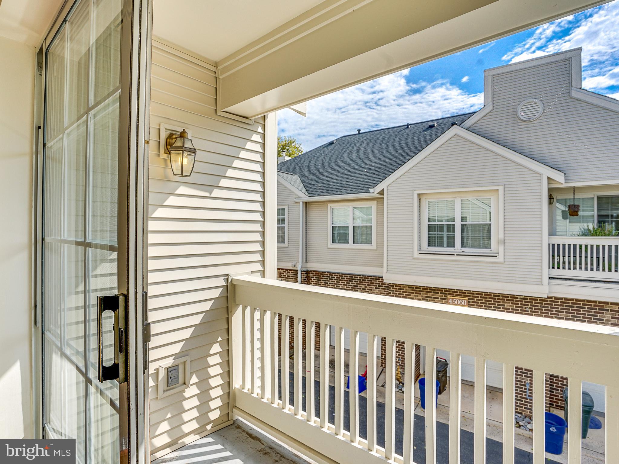 CHELSEA COURTS - Residential Lease