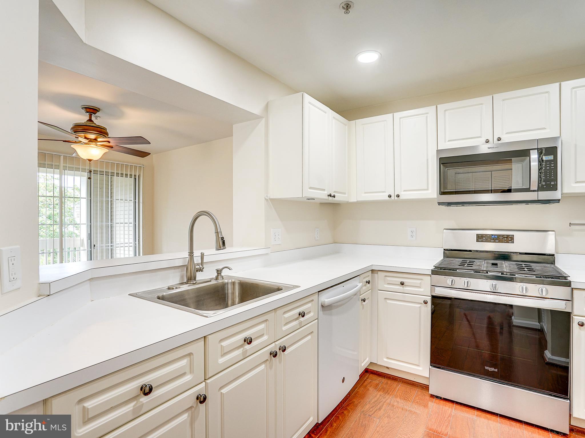 CHELSEA COURTS - Residential Lease