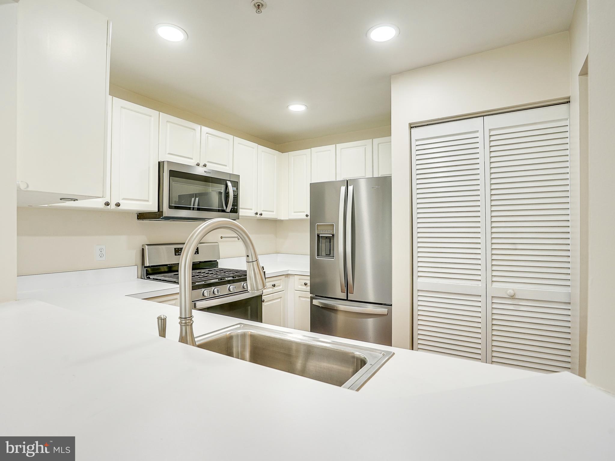 CHELSEA COURTS - Residential Lease