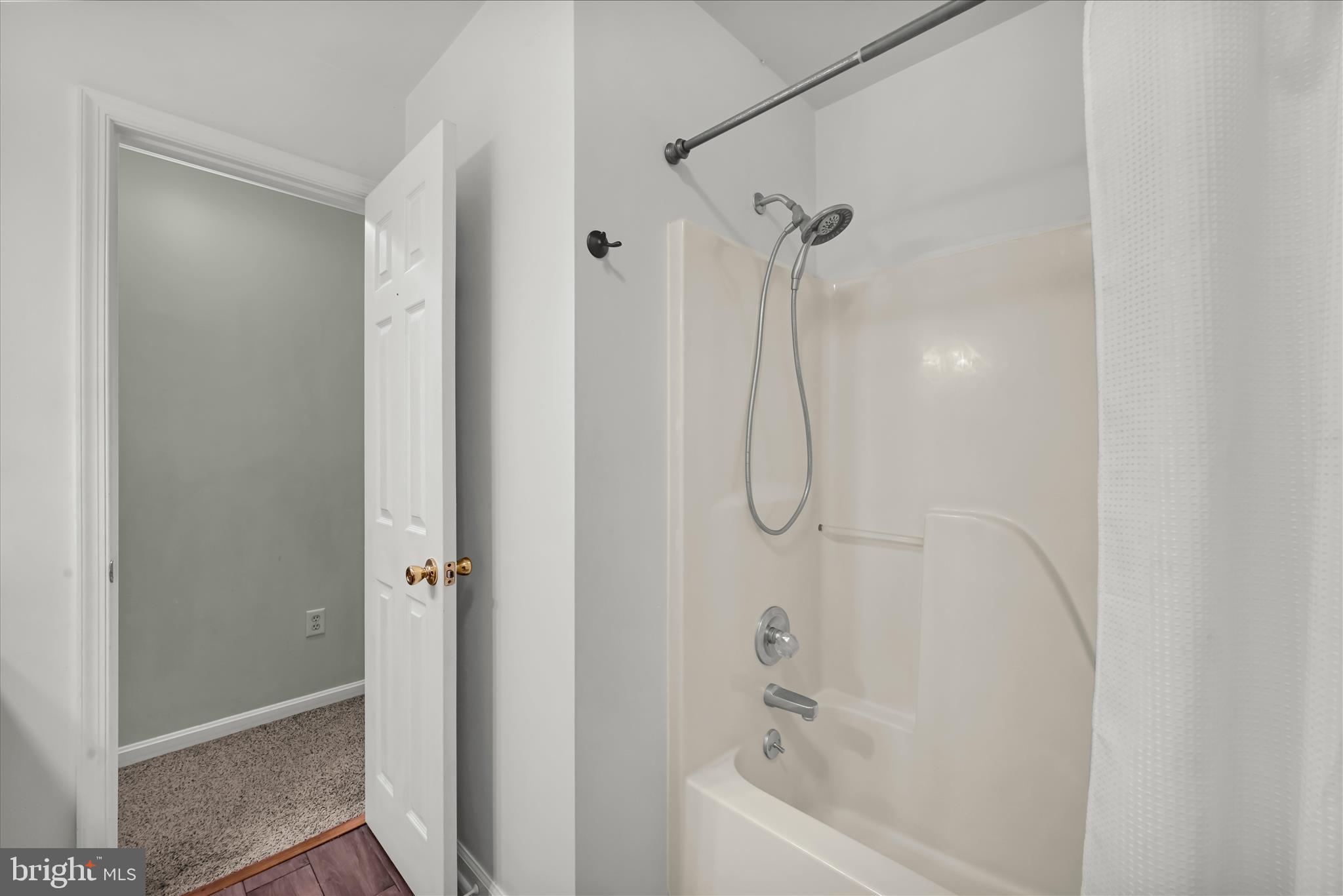 WINDSOR TWP - Residential