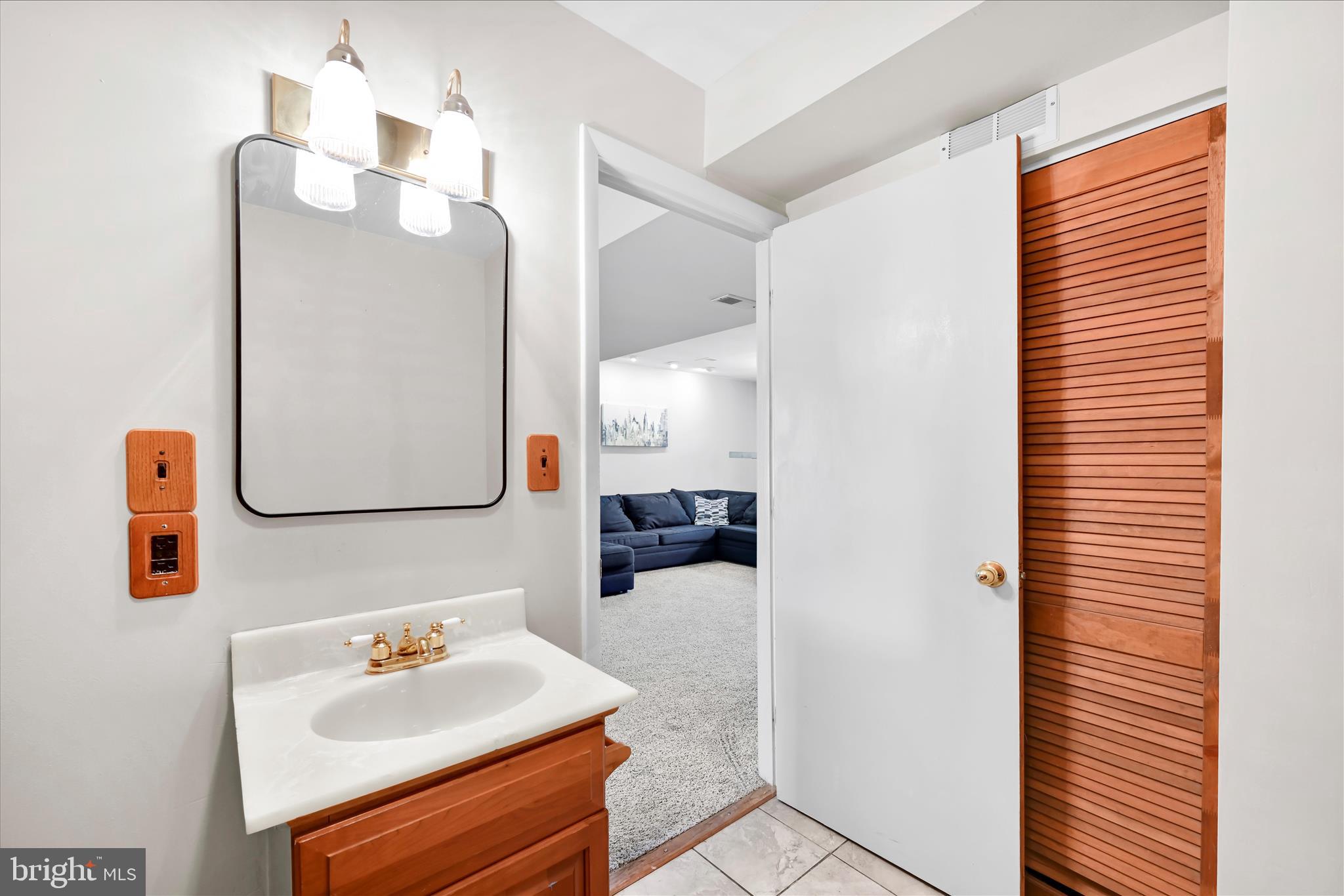 WINDSOR TWP - Residential