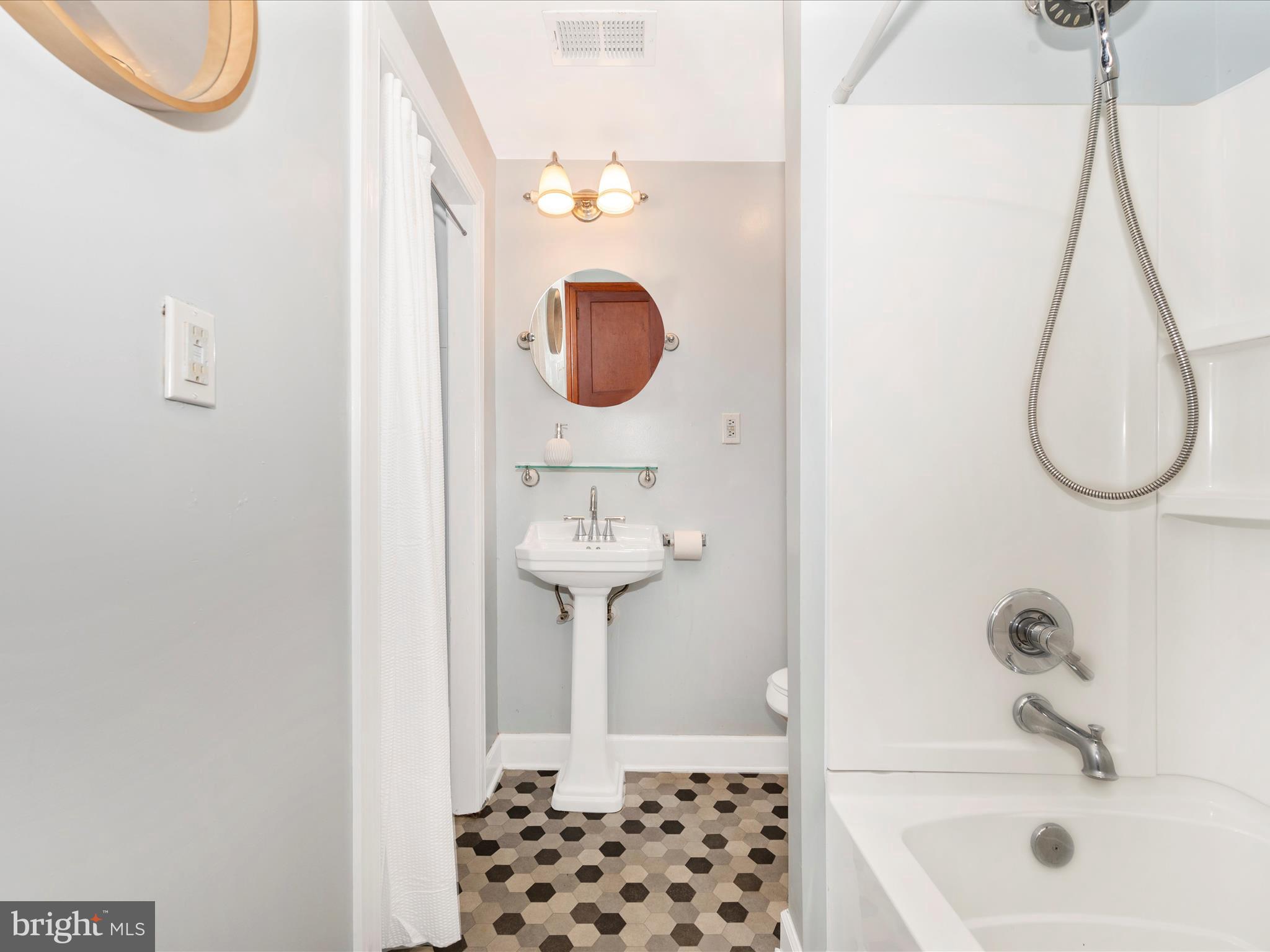 FUNKSTOWN - Residential