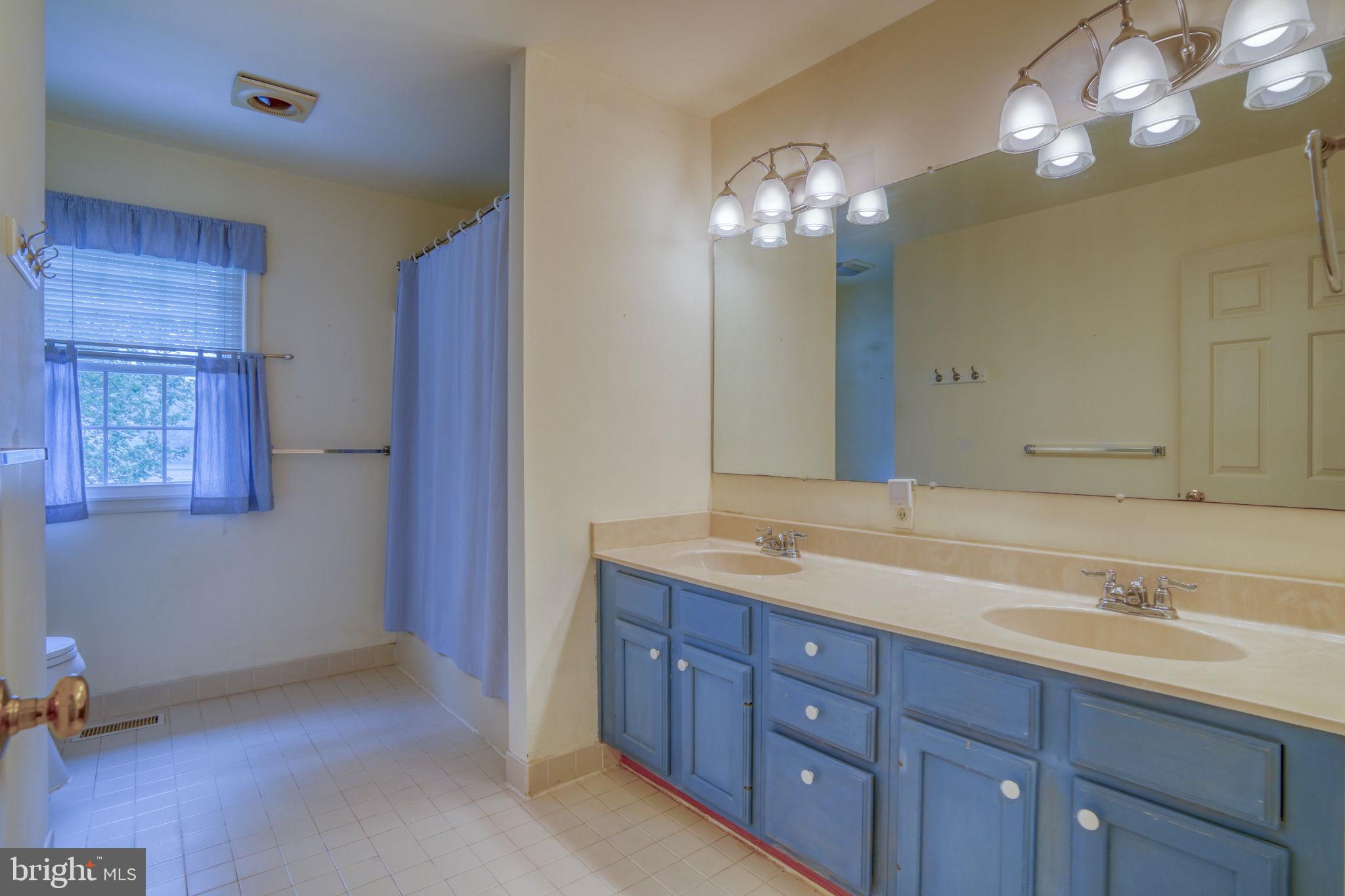 SOMERSET LAKE - Residential