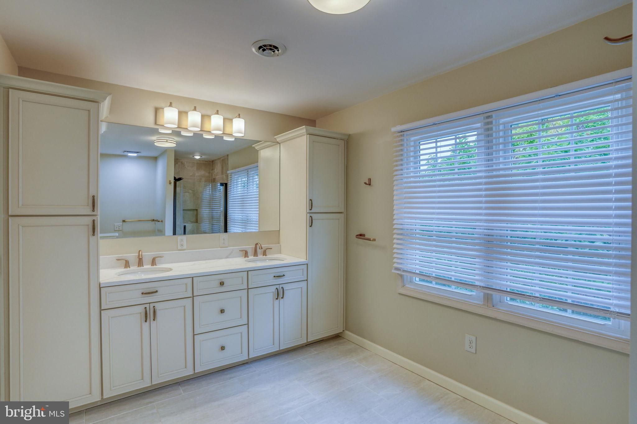 SOMERSET LAKE - Residential