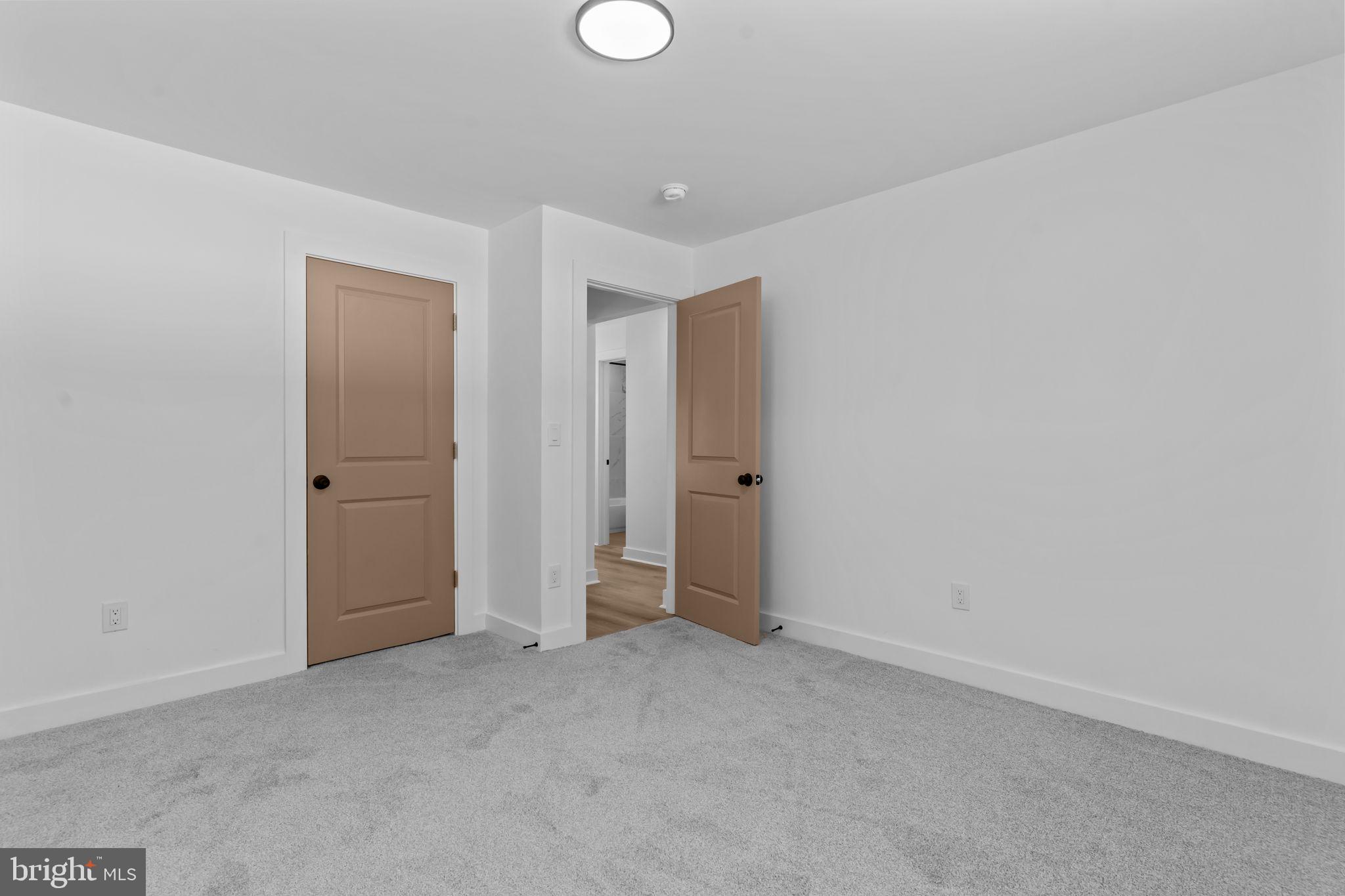 INDIAN CREEK - Residential Lease