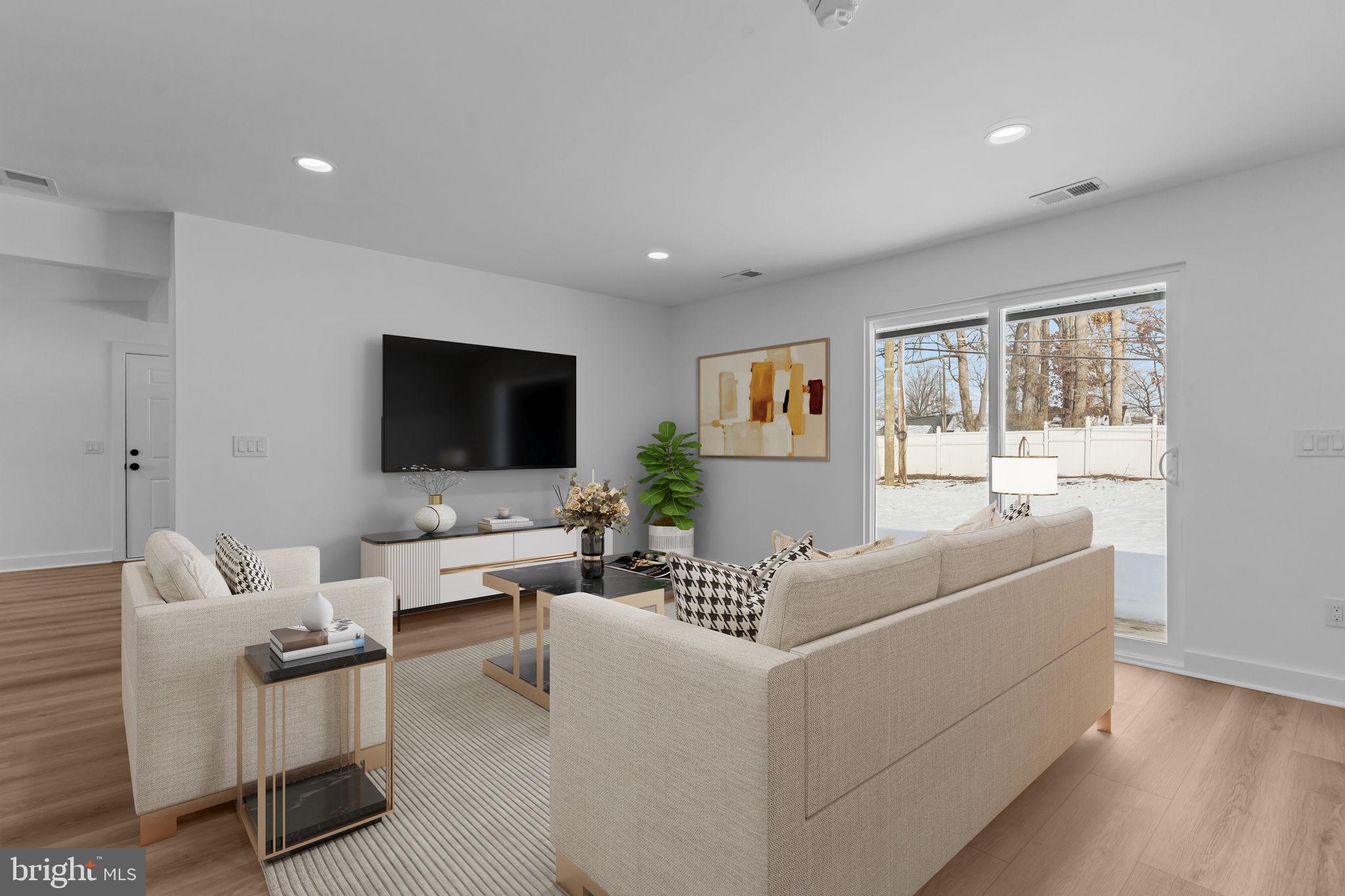 INDIAN CREEK - Residential Lease