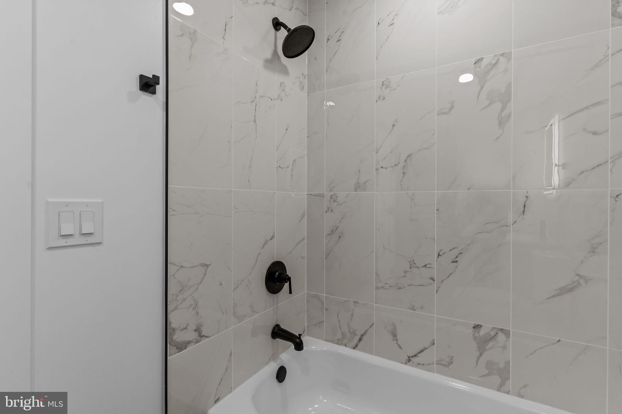 INDIAN CREEK - Residential Lease