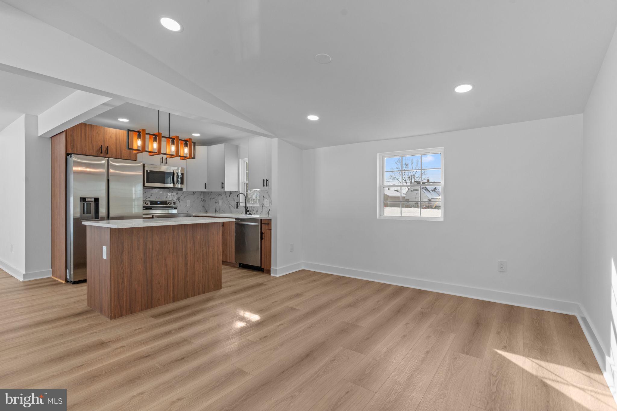 INDIAN CREEK - Residential Lease