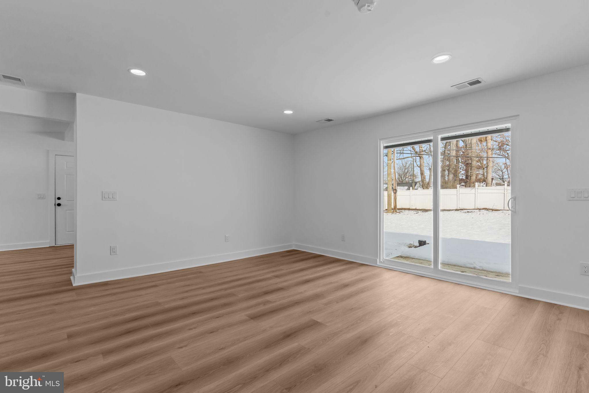 INDIAN CREEK - Residential Lease