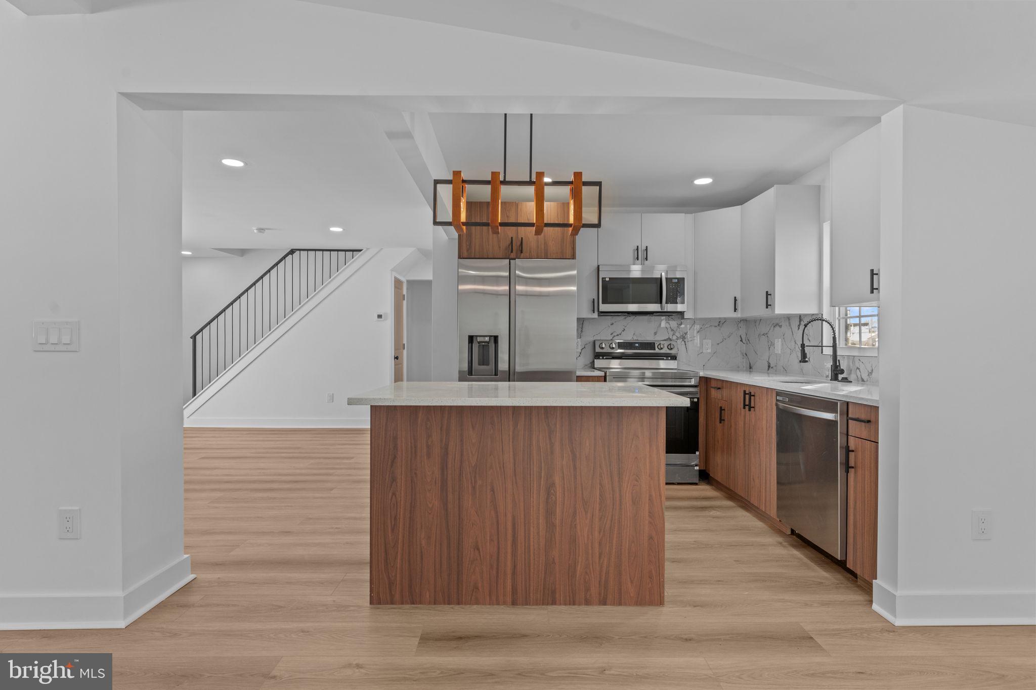 INDIAN CREEK - Residential Lease