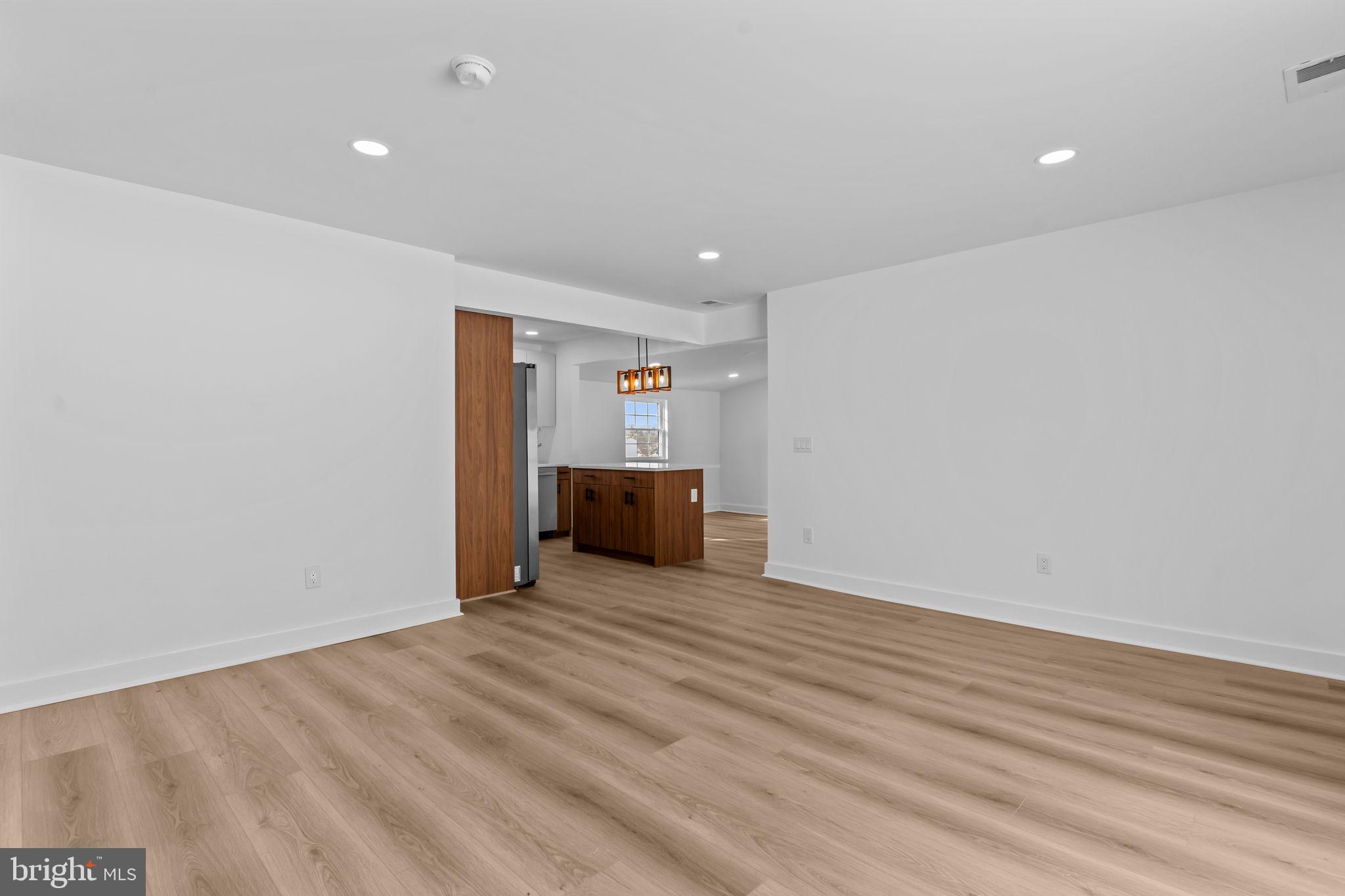 INDIAN CREEK - Residential Lease