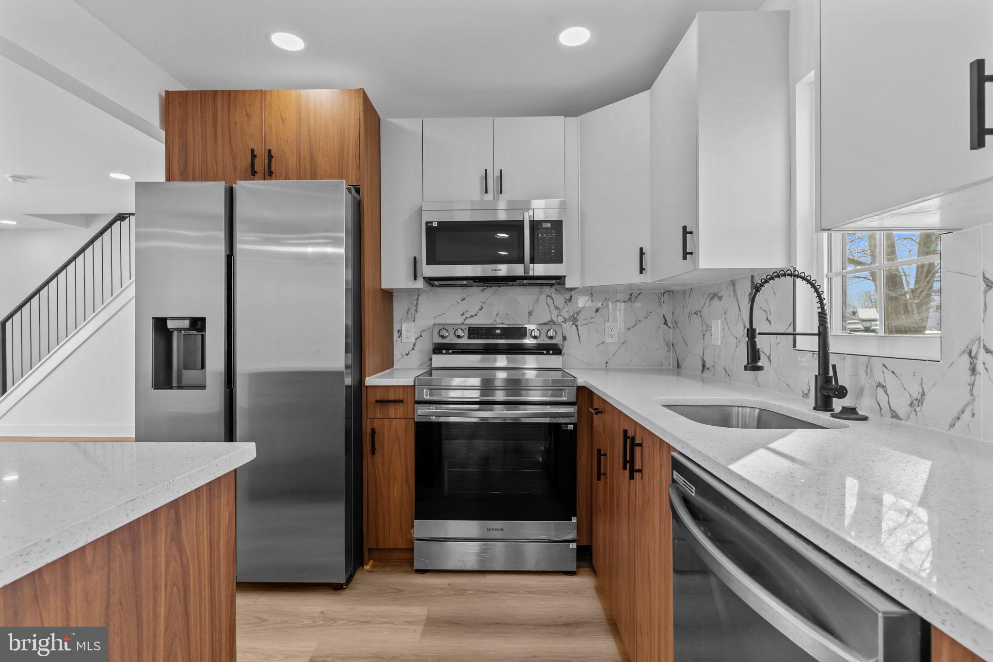 INDIAN CREEK - Residential Lease