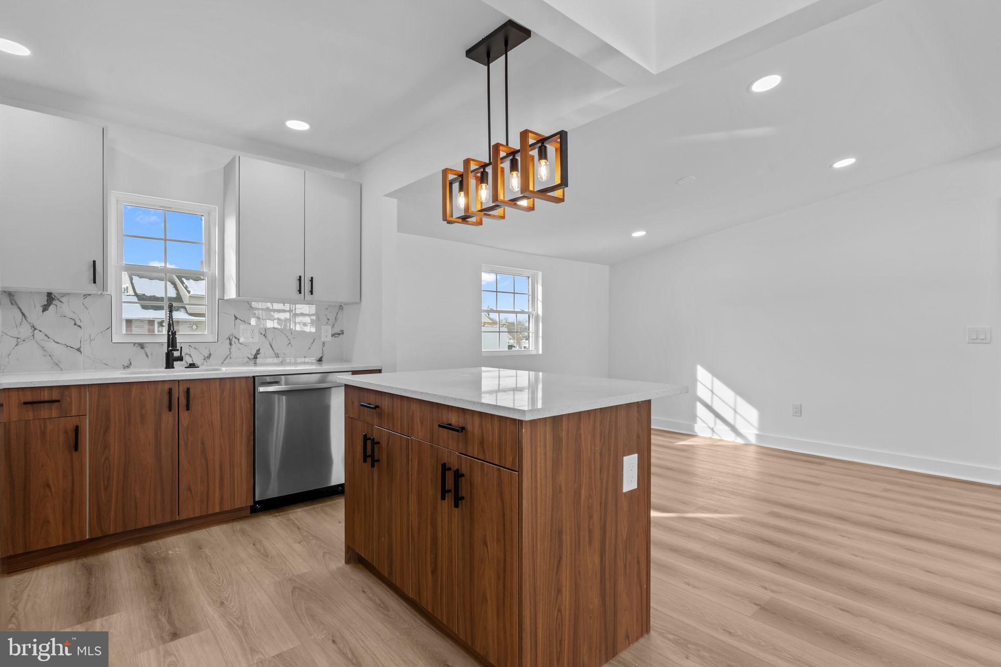 INDIAN CREEK - Residential Lease