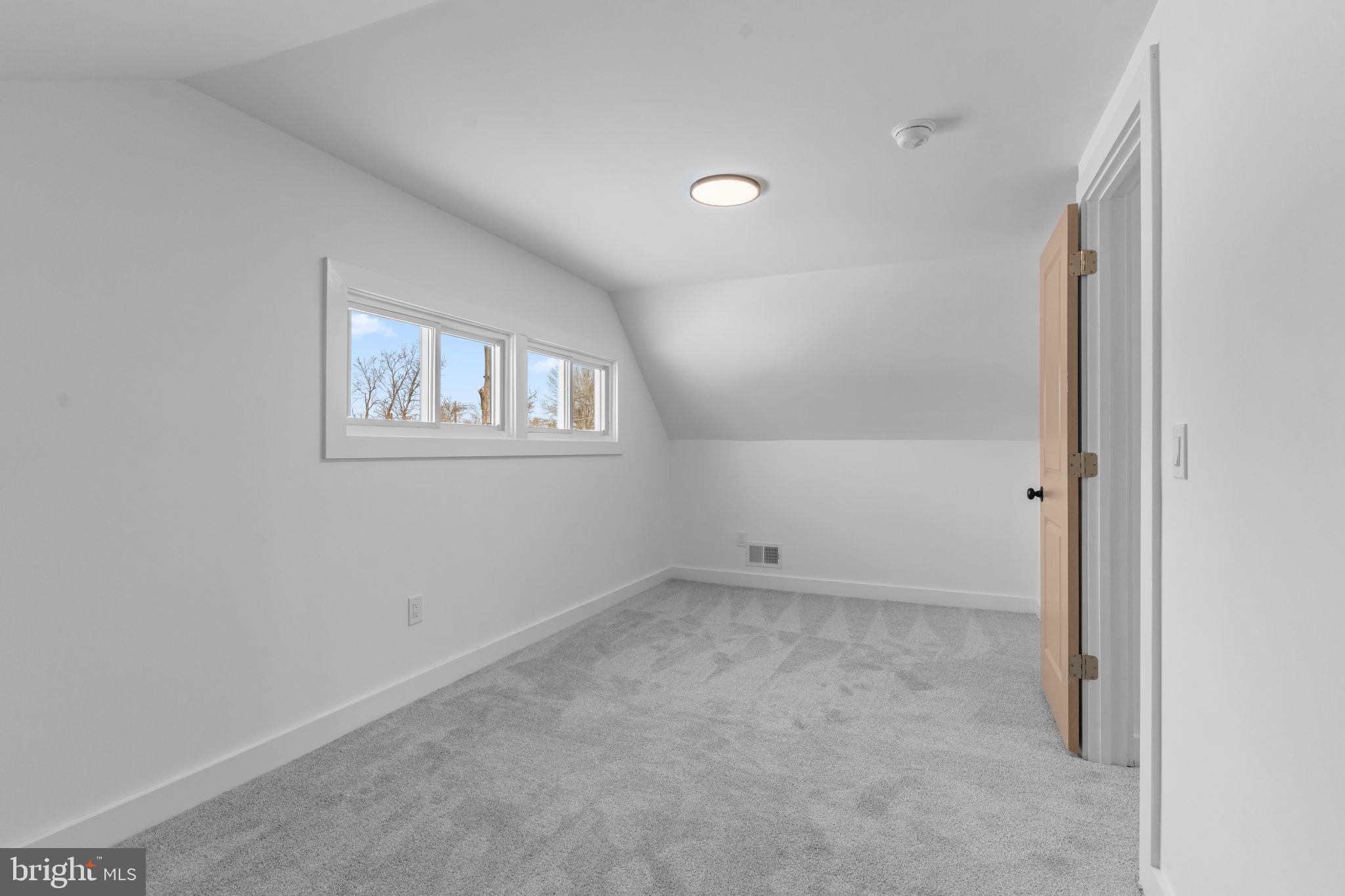 INDIAN CREEK - Residential Lease