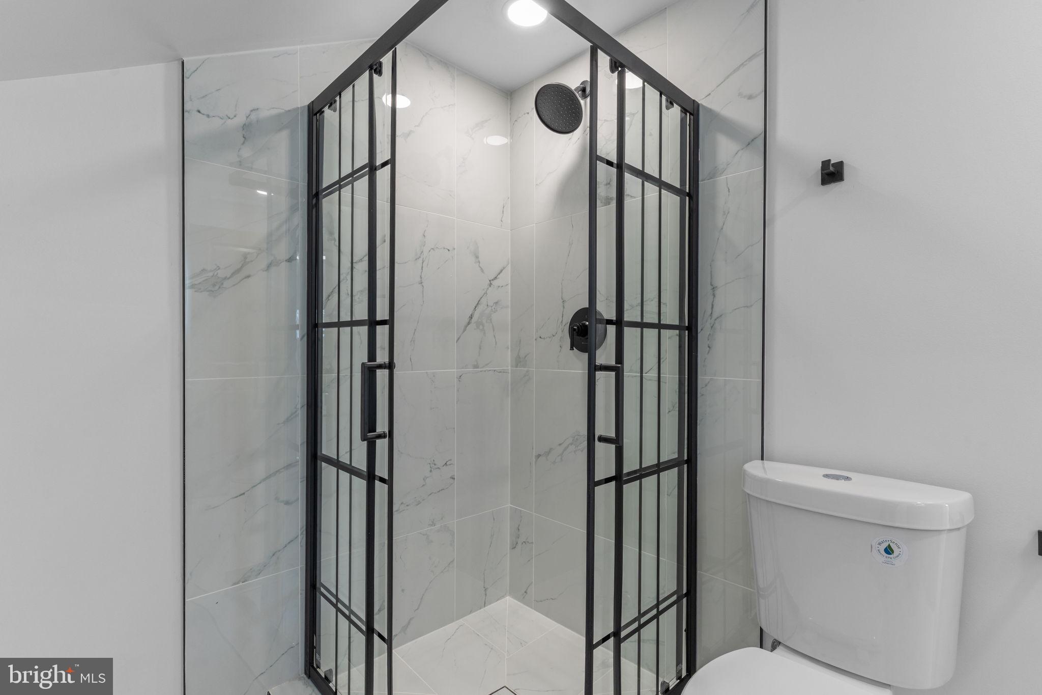 INDIAN CREEK - Residential Lease