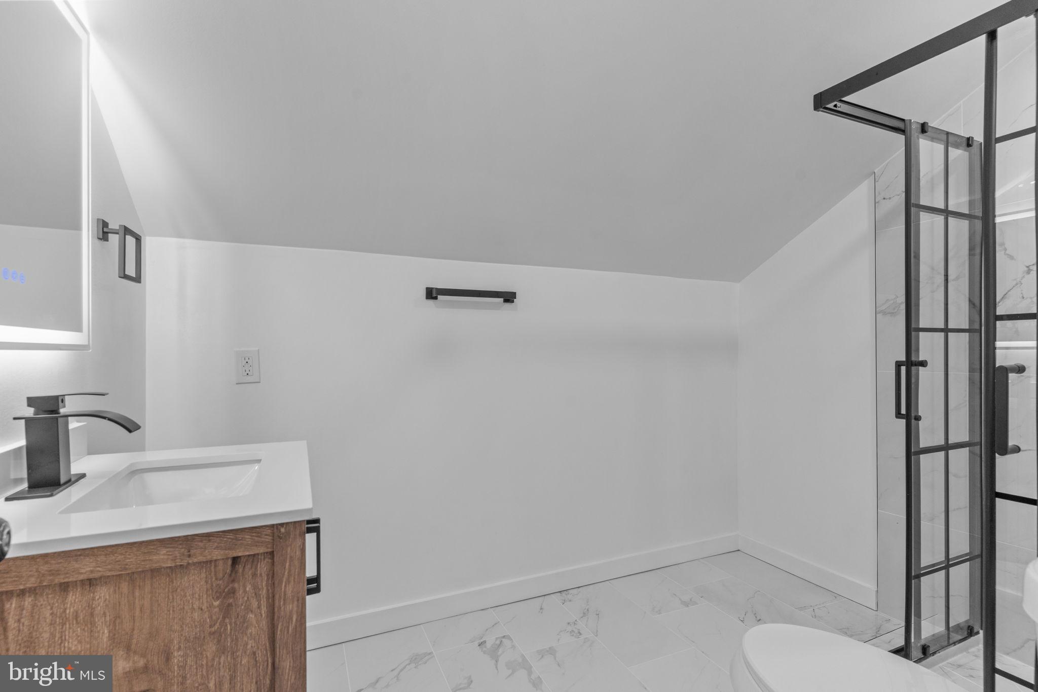 INDIAN CREEK - Residential Lease