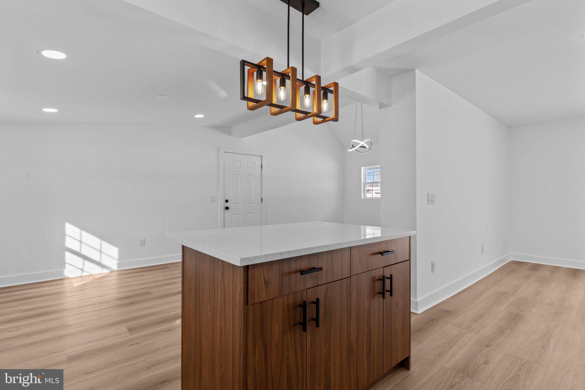 INDIAN CREEK - Residential Lease