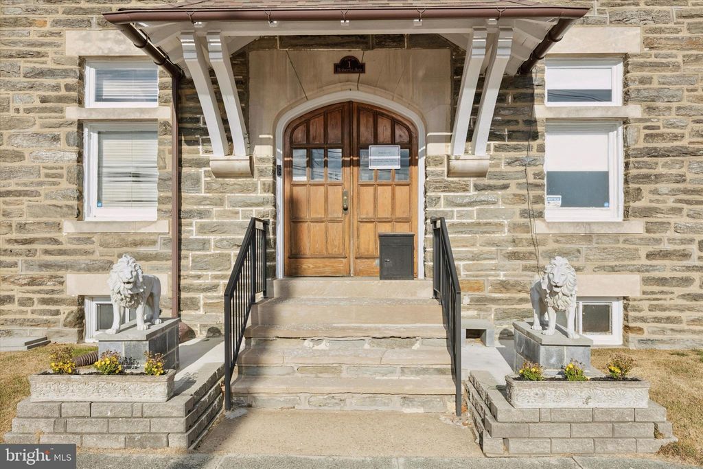 Photo of 1 Roberts Avenue, GLENSIDE, PA 19038 (MLS # PAMC2163290)