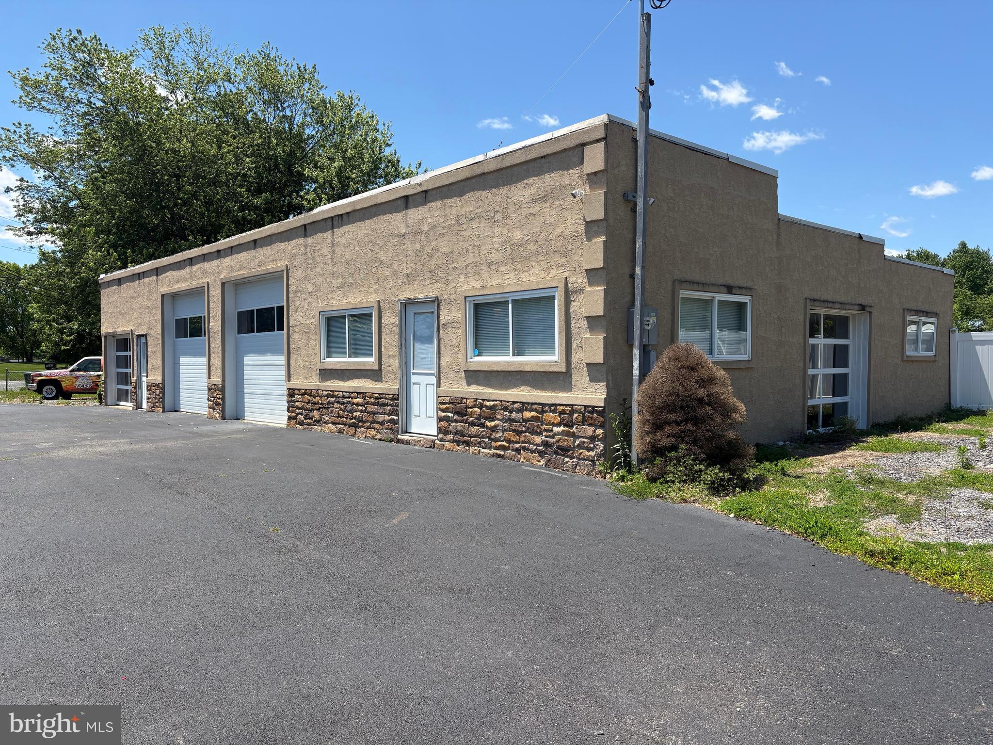 301 N TUCKAHOE ROAD