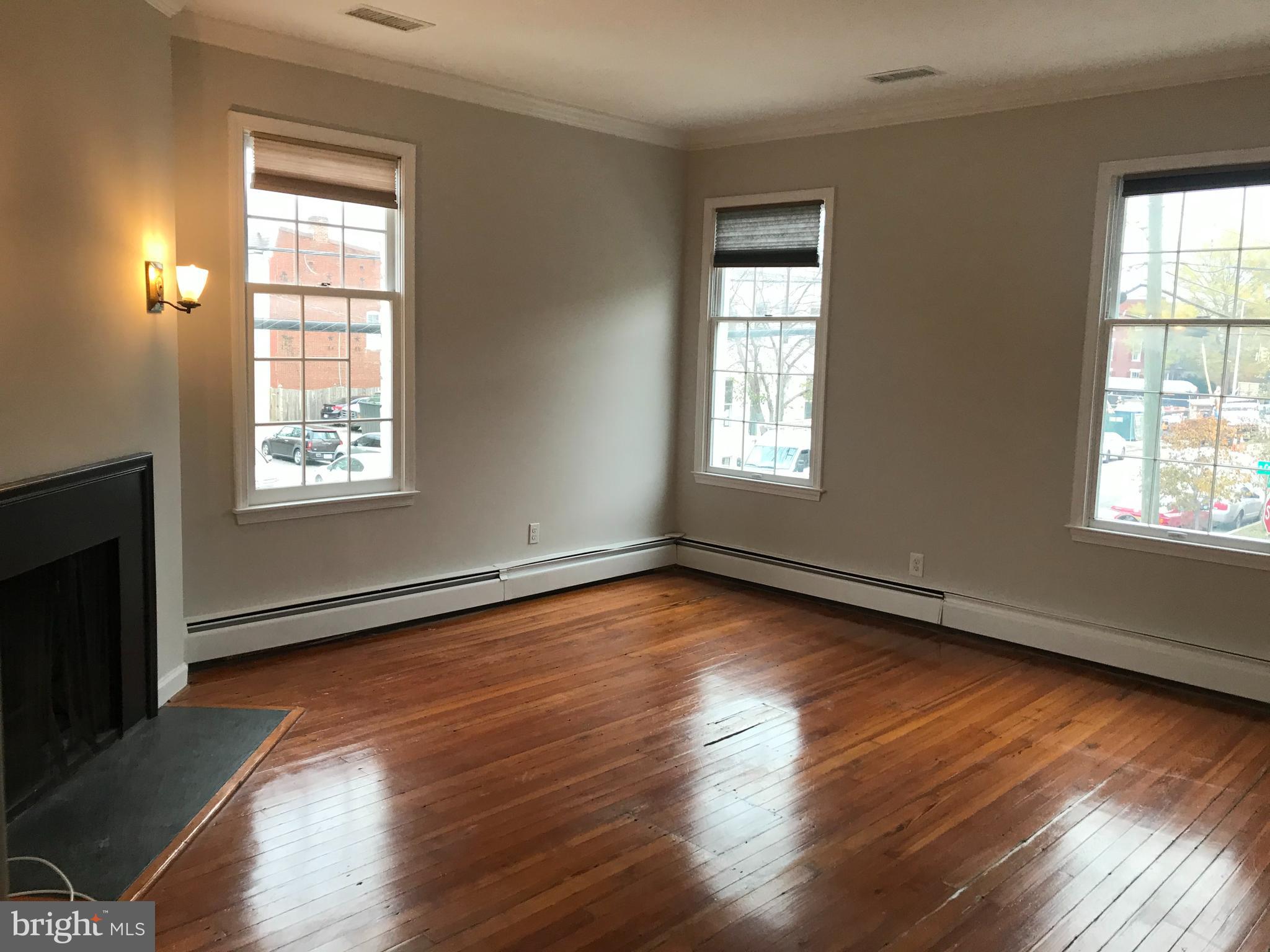 OLD TOWN - Residential Lease