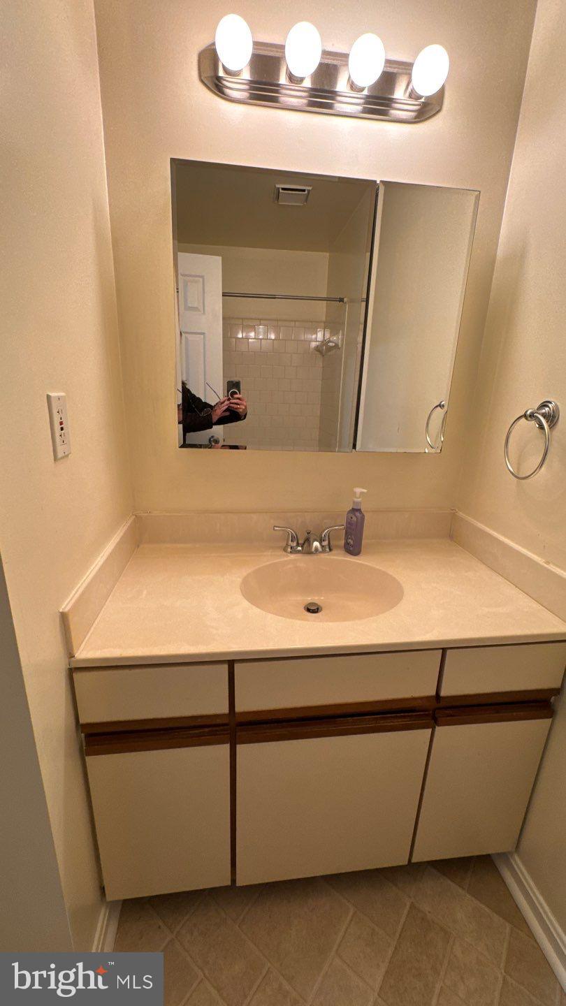 RIVERCHASE - Residential Lease