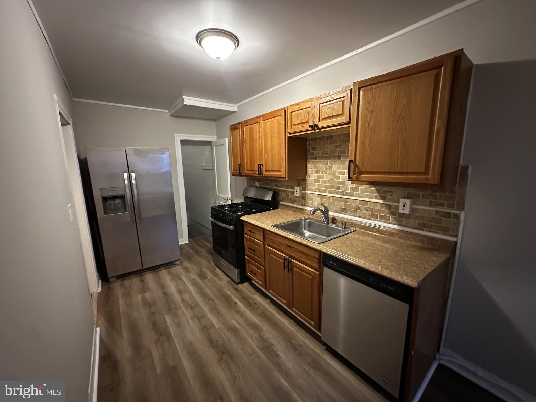 DUNDALK MANOR - Residential