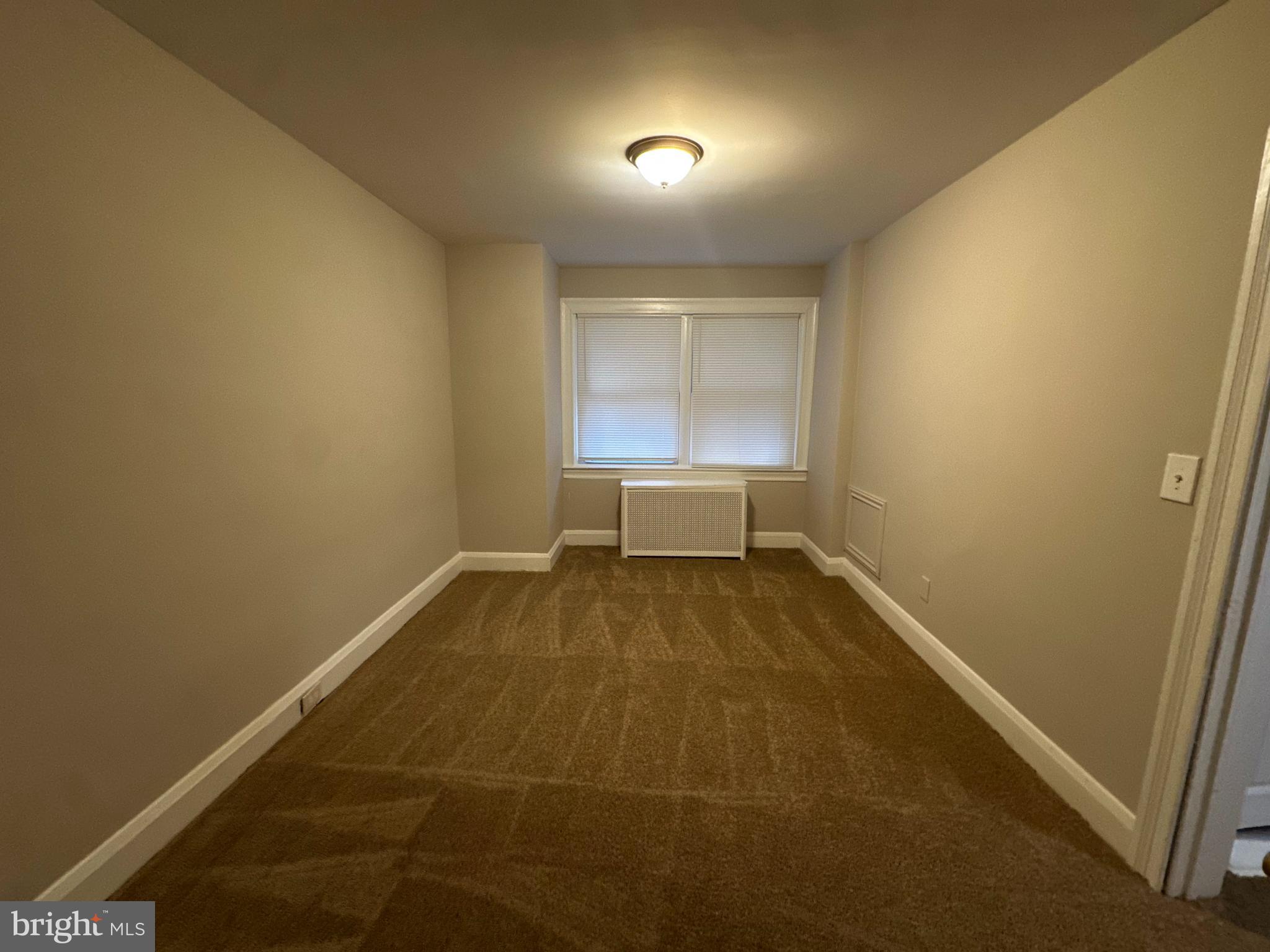 DUNDALK MANOR - Residential