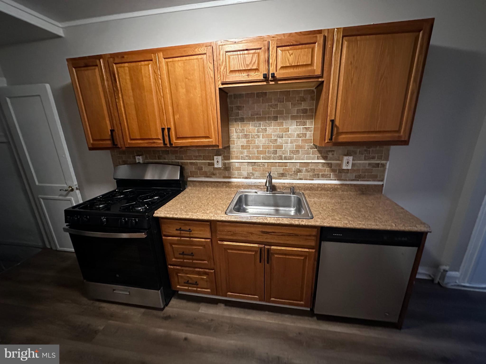 DUNDALK MANOR - Residential