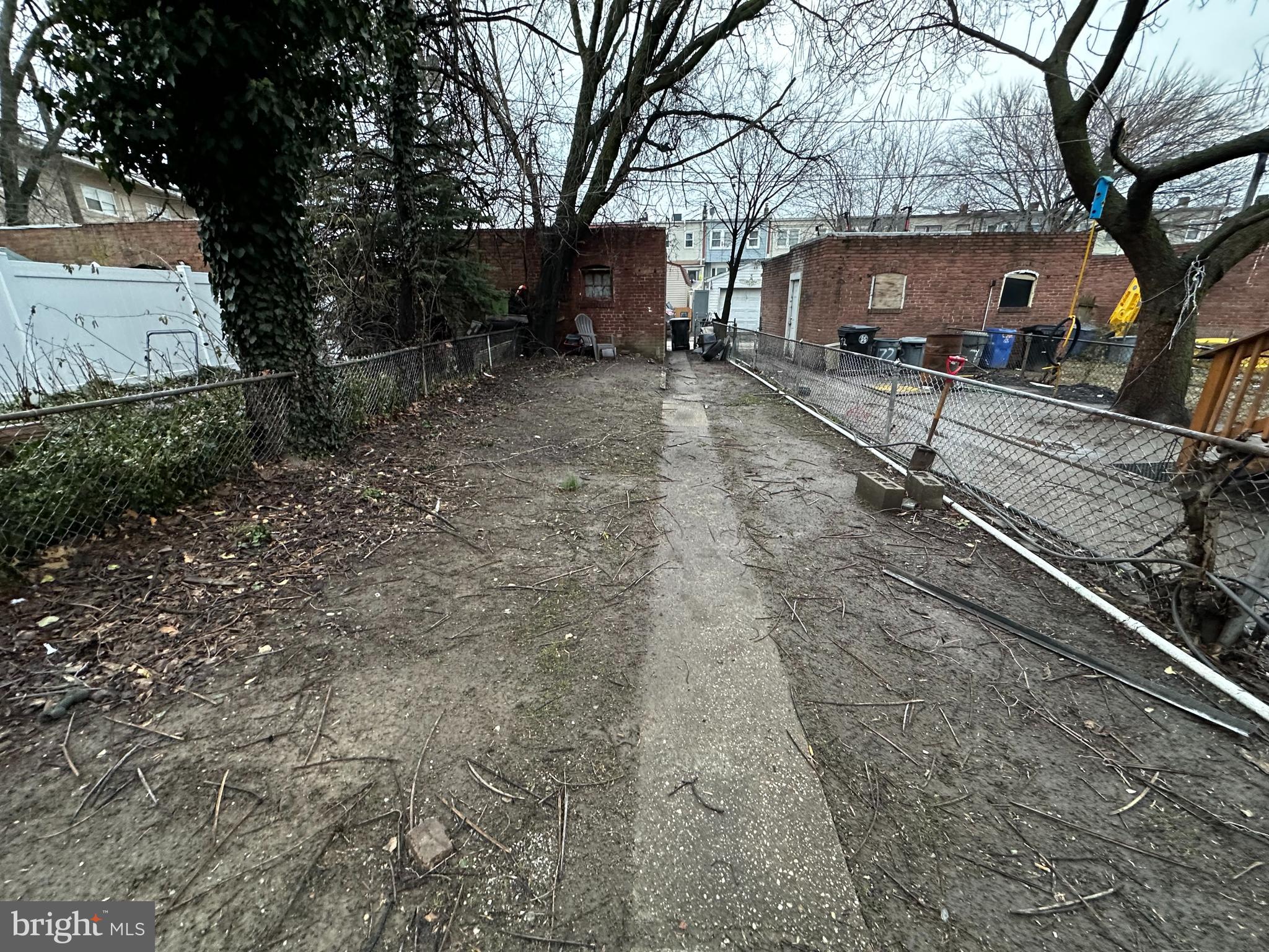 DUNDALK MANOR - Residential