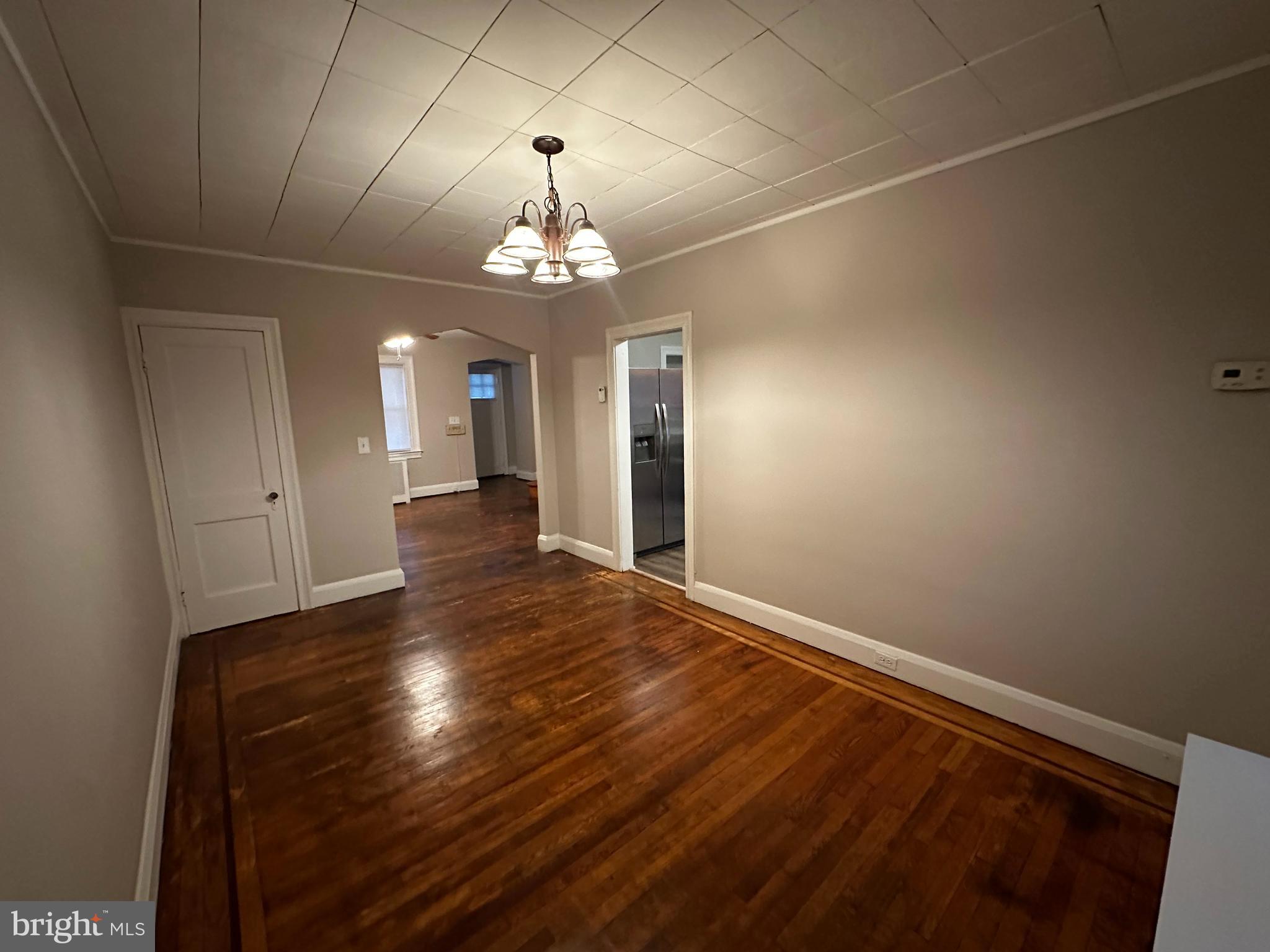 DUNDALK MANOR - Residential