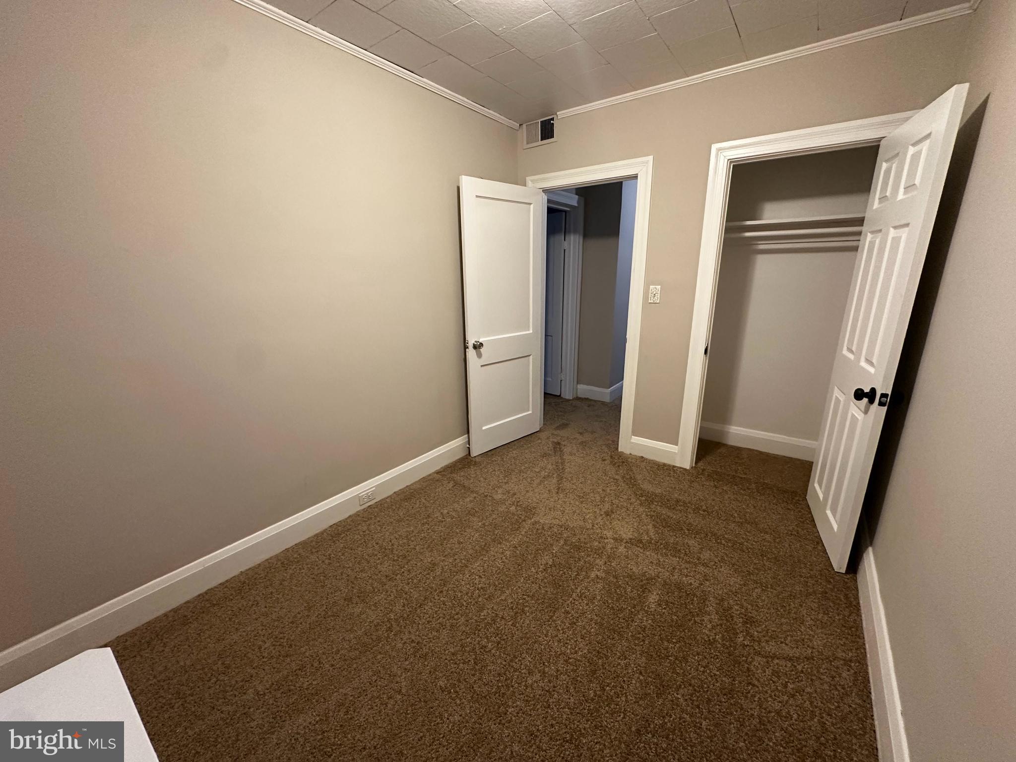 DUNDALK MANOR - Residential