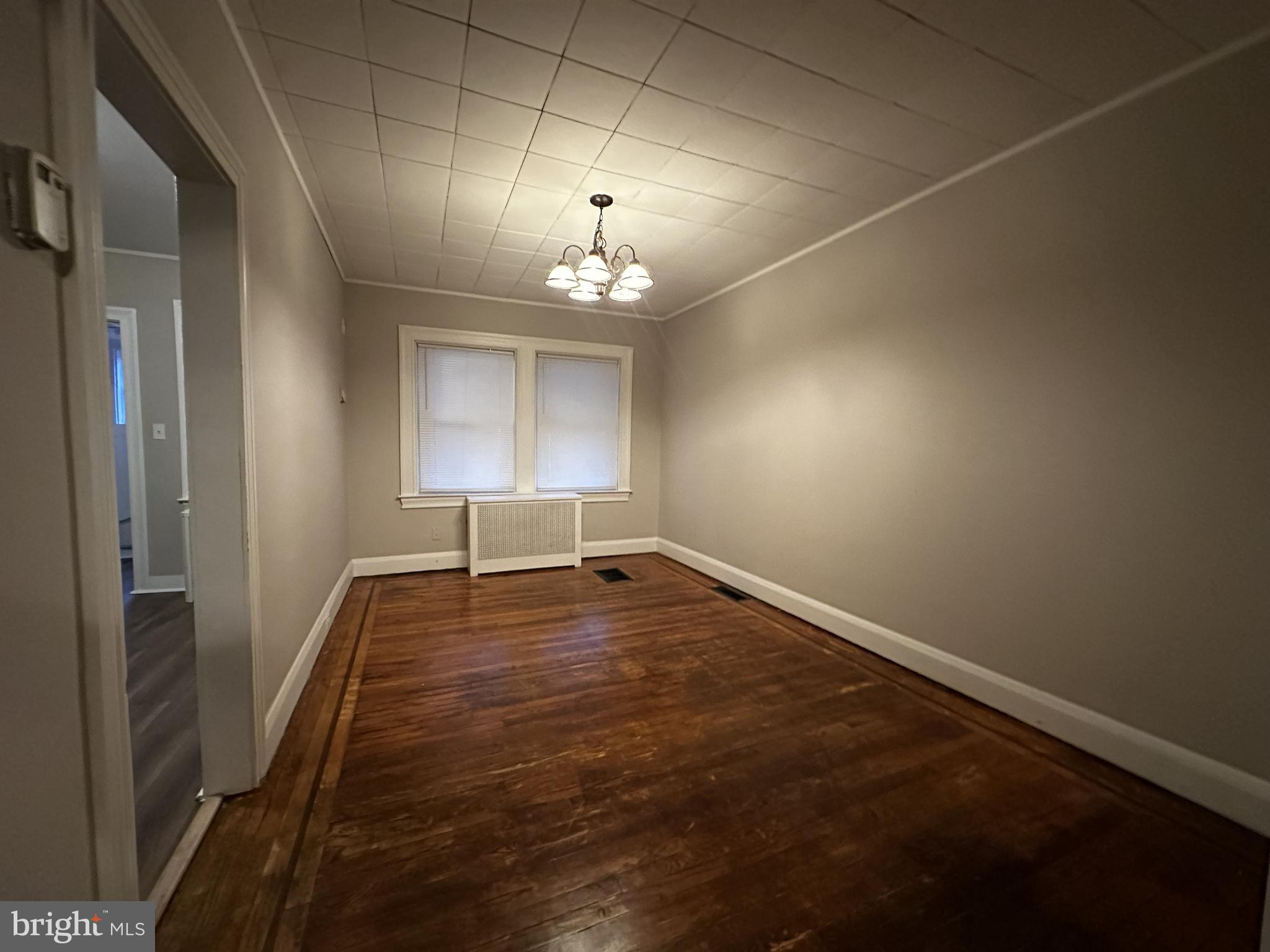 DUNDALK MANOR - Residential