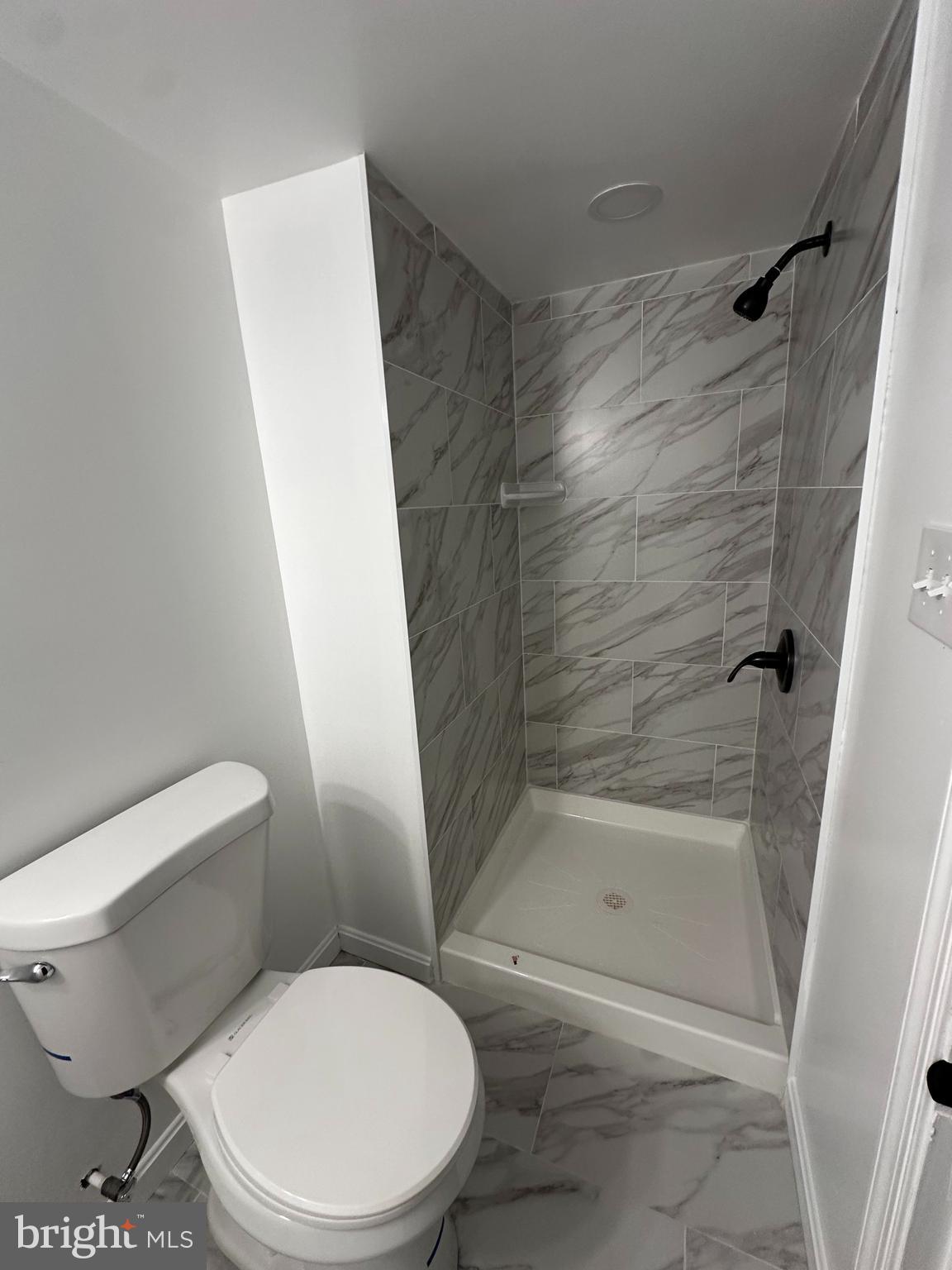 DUNDALK MANOR - Residential