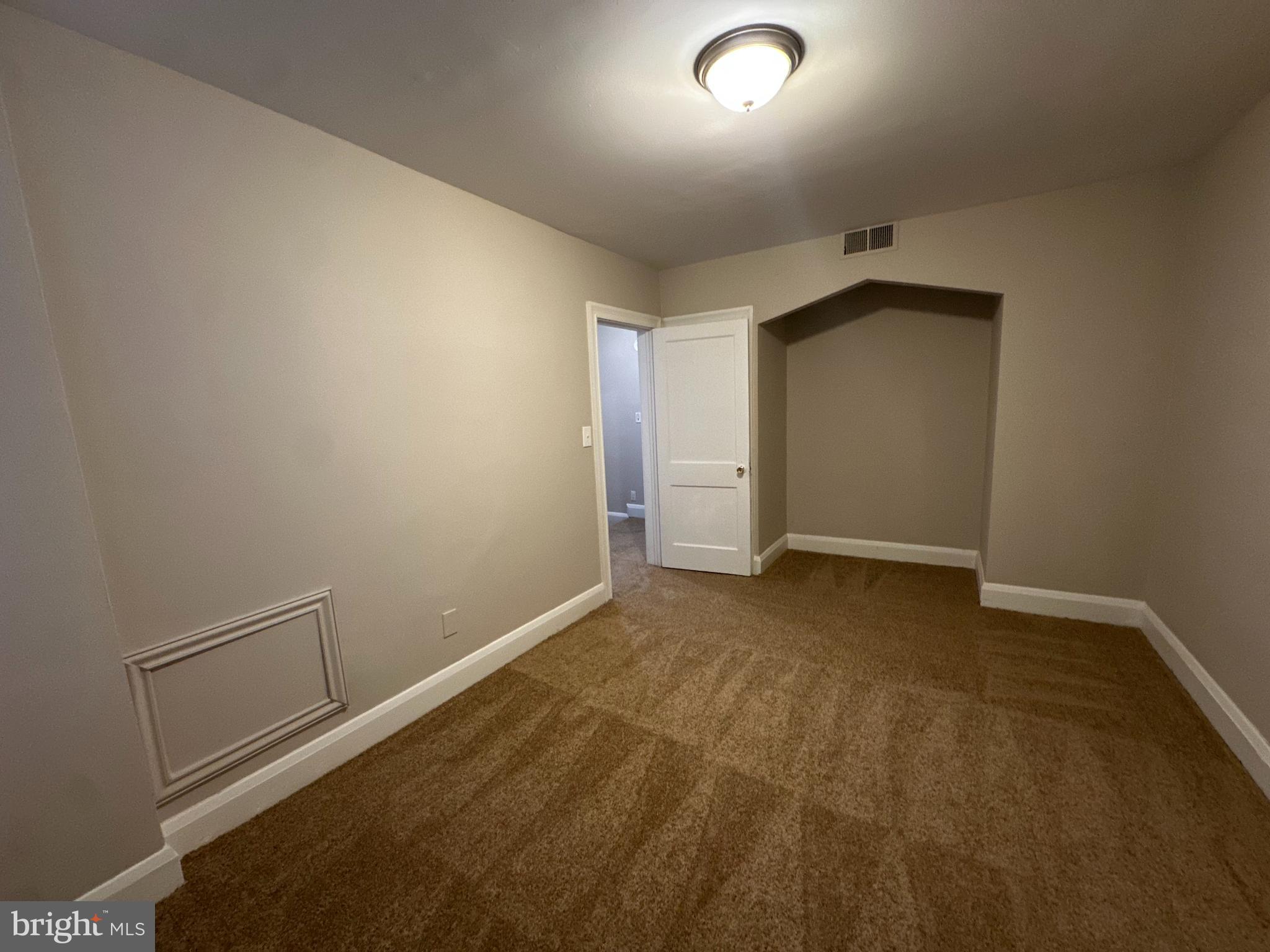 DUNDALK MANOR - Residential