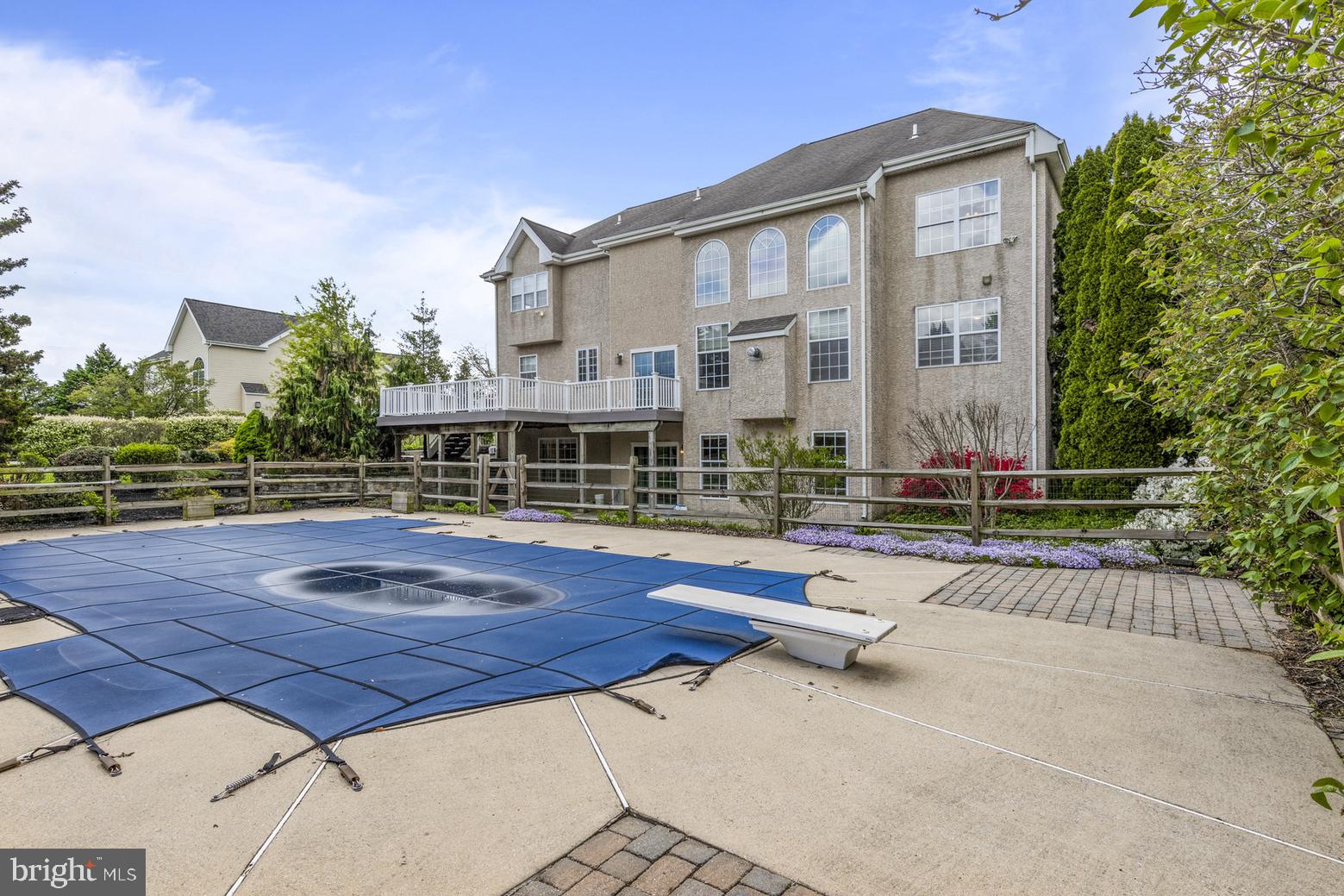 LAUREL HEIGHTS - Residential