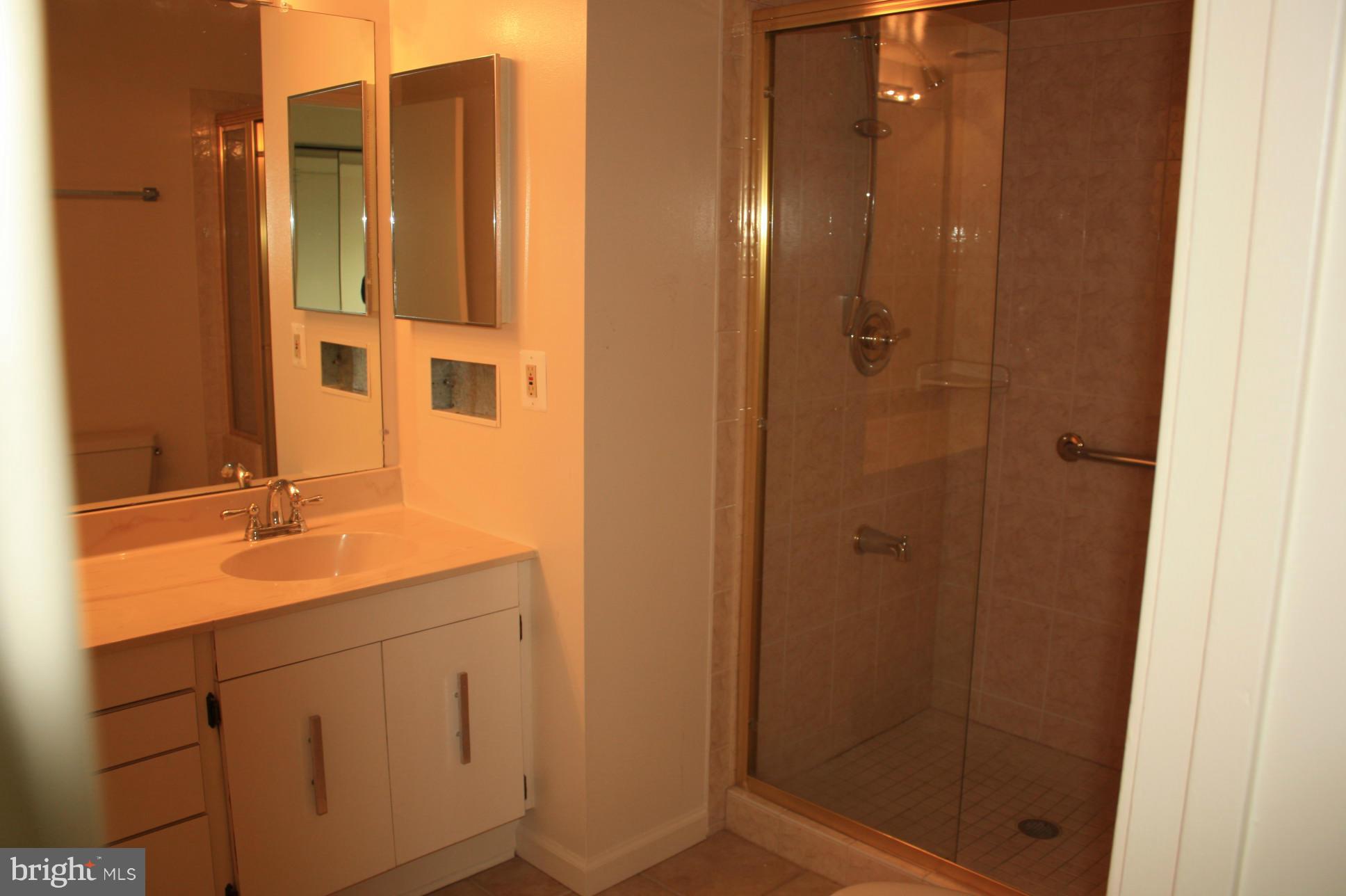 THE POINTS - Residential Lease