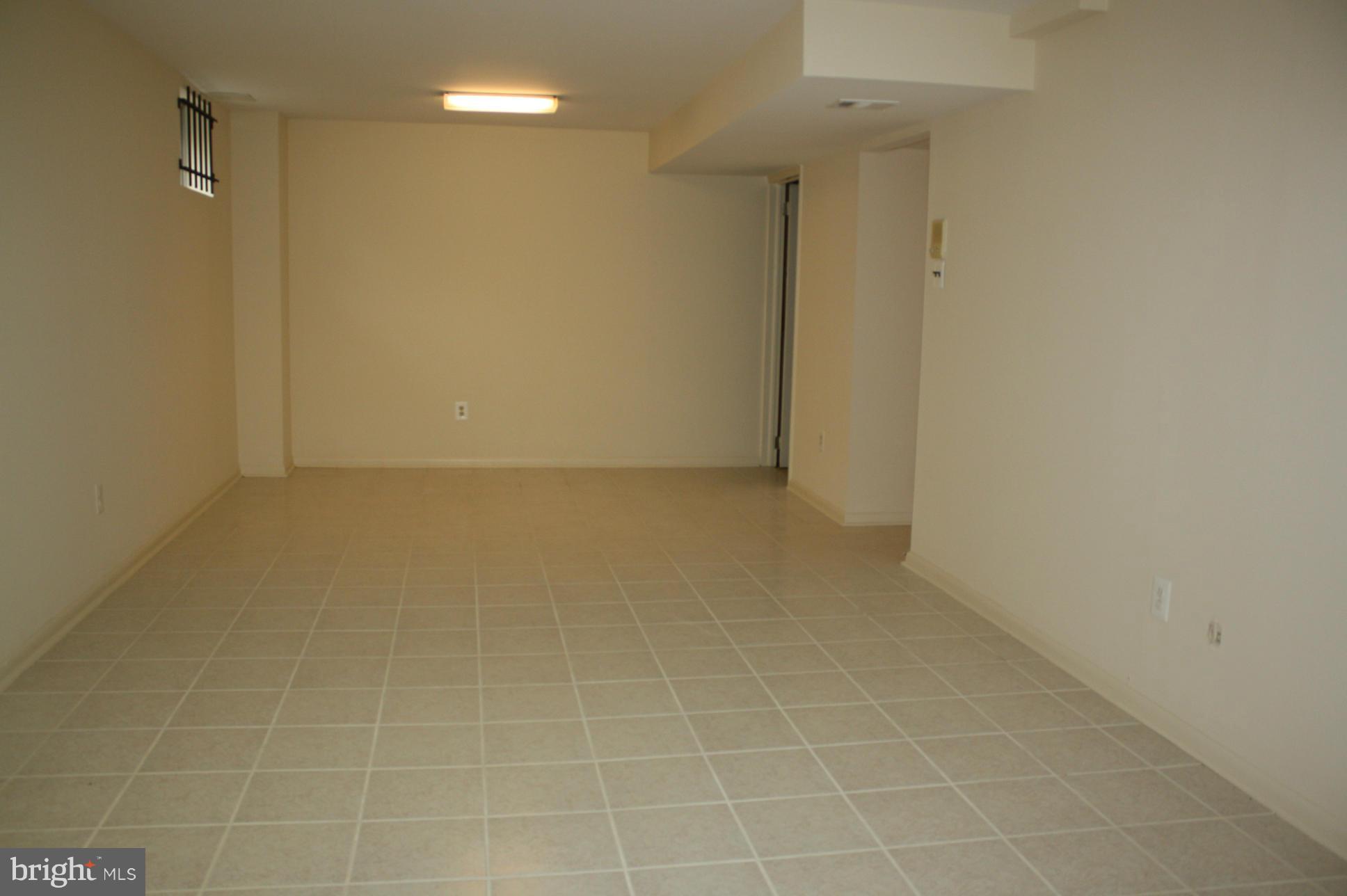 THE POINTS - Residential Lease